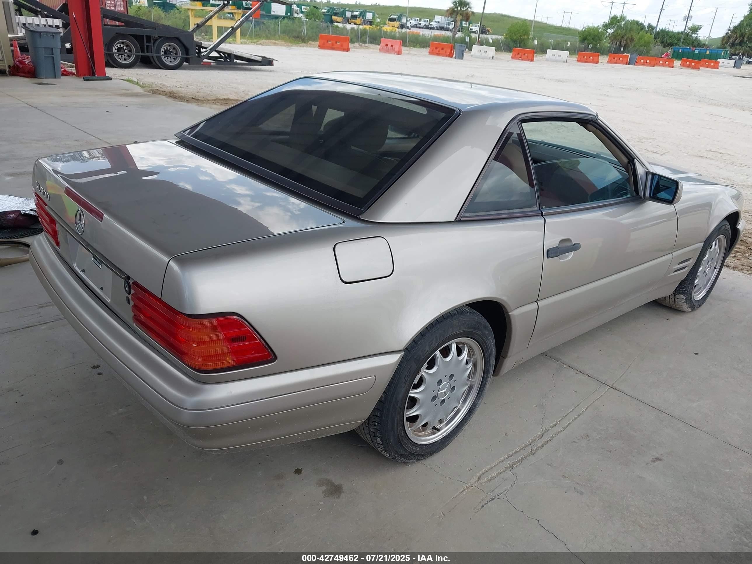 1997 Mercedes-benz Sl 500   Champagne vin: WDBFA67F4VF144156