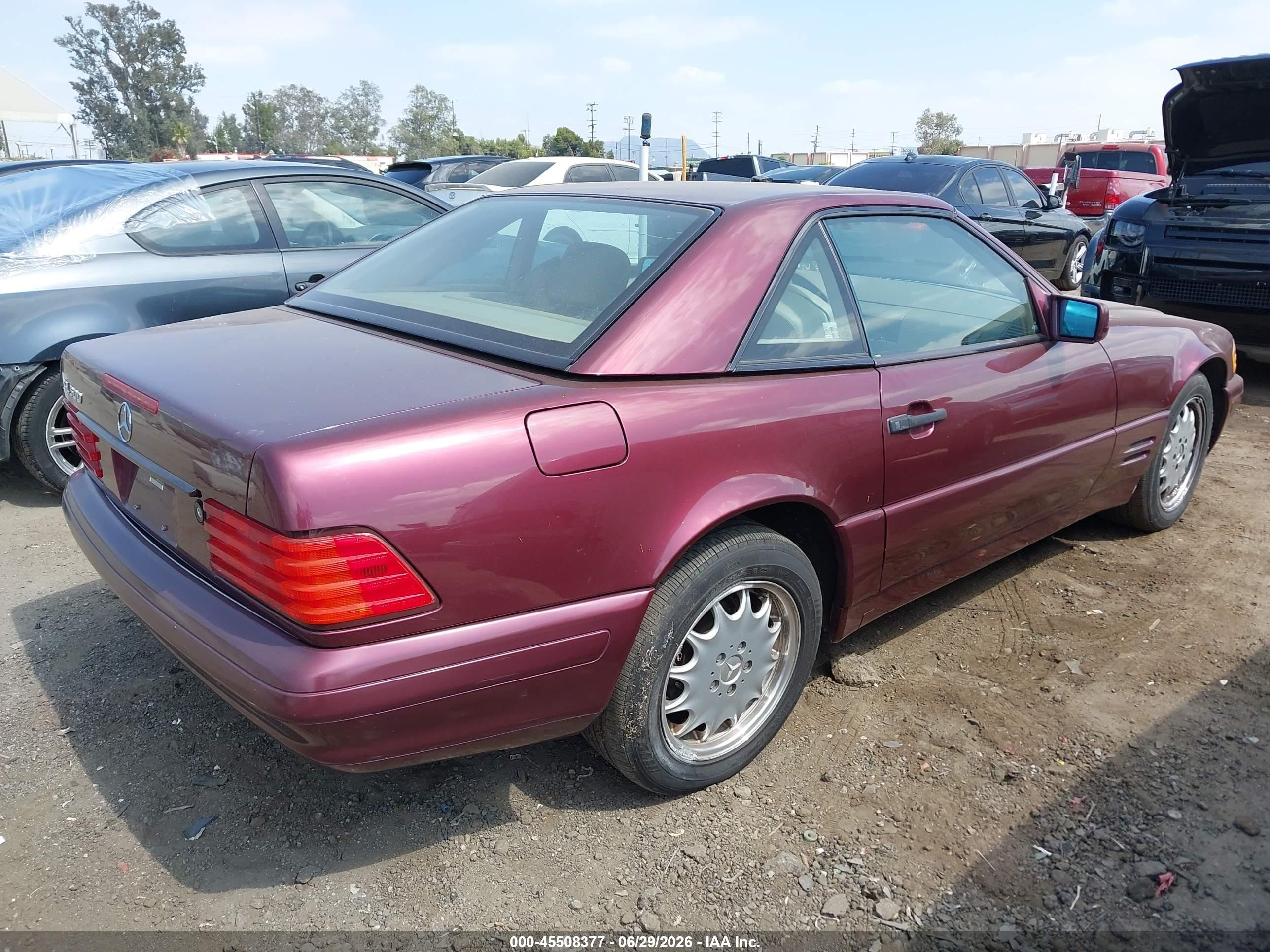 1998 Mercedes-benz Sl 500 Burgundy vin: WDBFA67F4WF162478