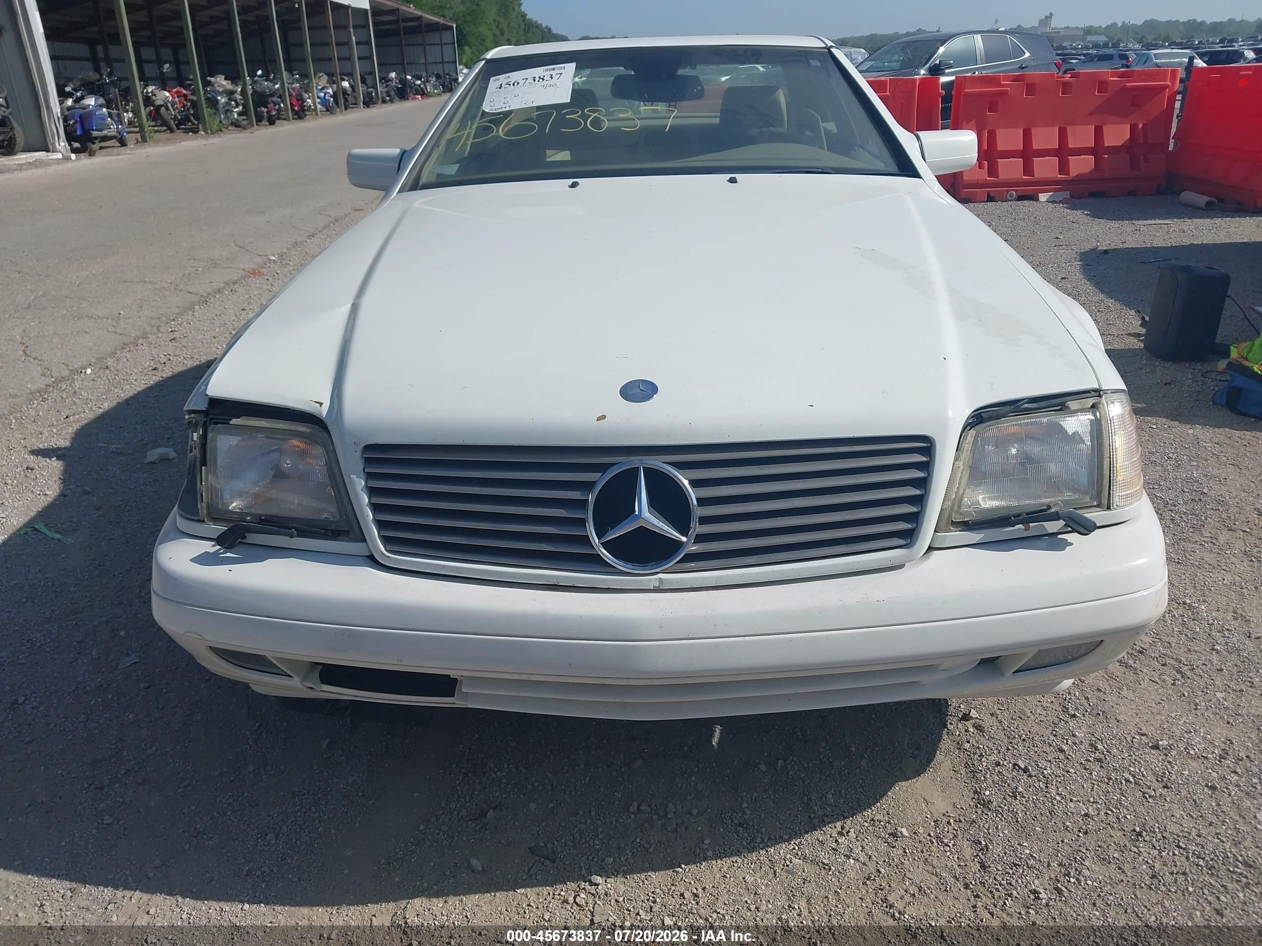 1998 Mercedes-benz Sl 500   White vin: WDBFA67F4WF165087
