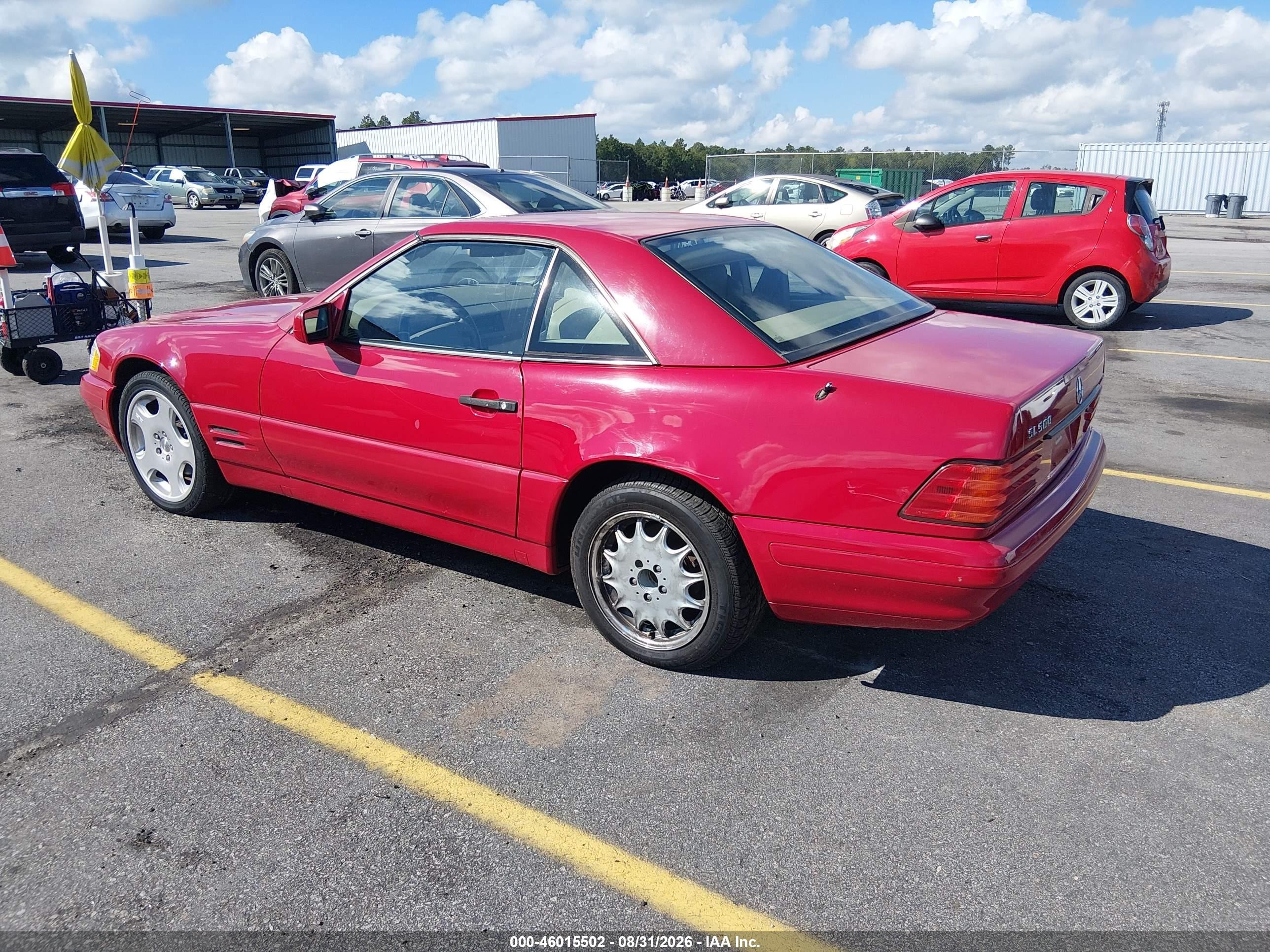 1998 Mercedes-benz Sl 500   Red vin: WDBFA67F5WF157340