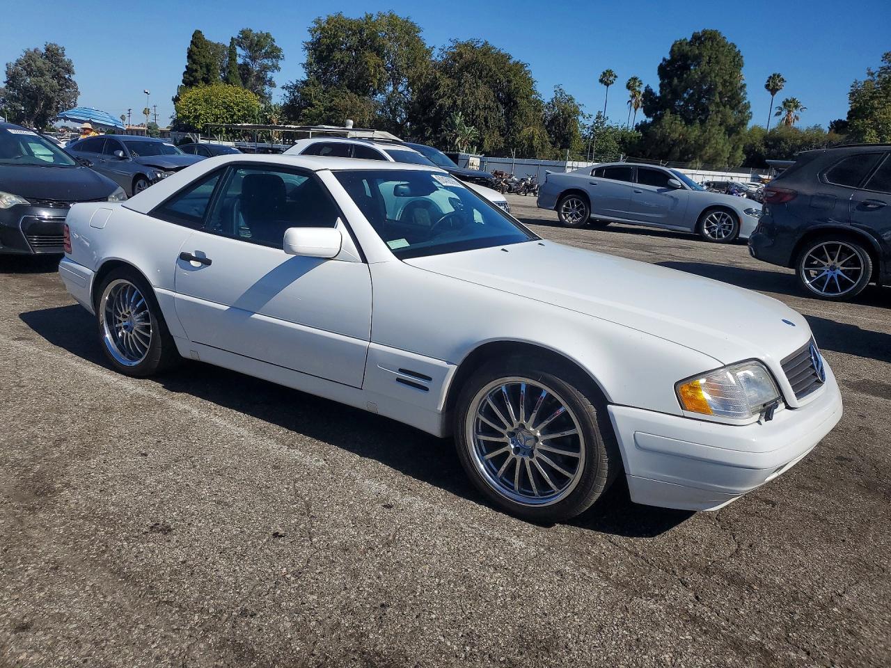 1998 Mercedes-benz Sl 500 White vin: WDBFA67F8WF170857