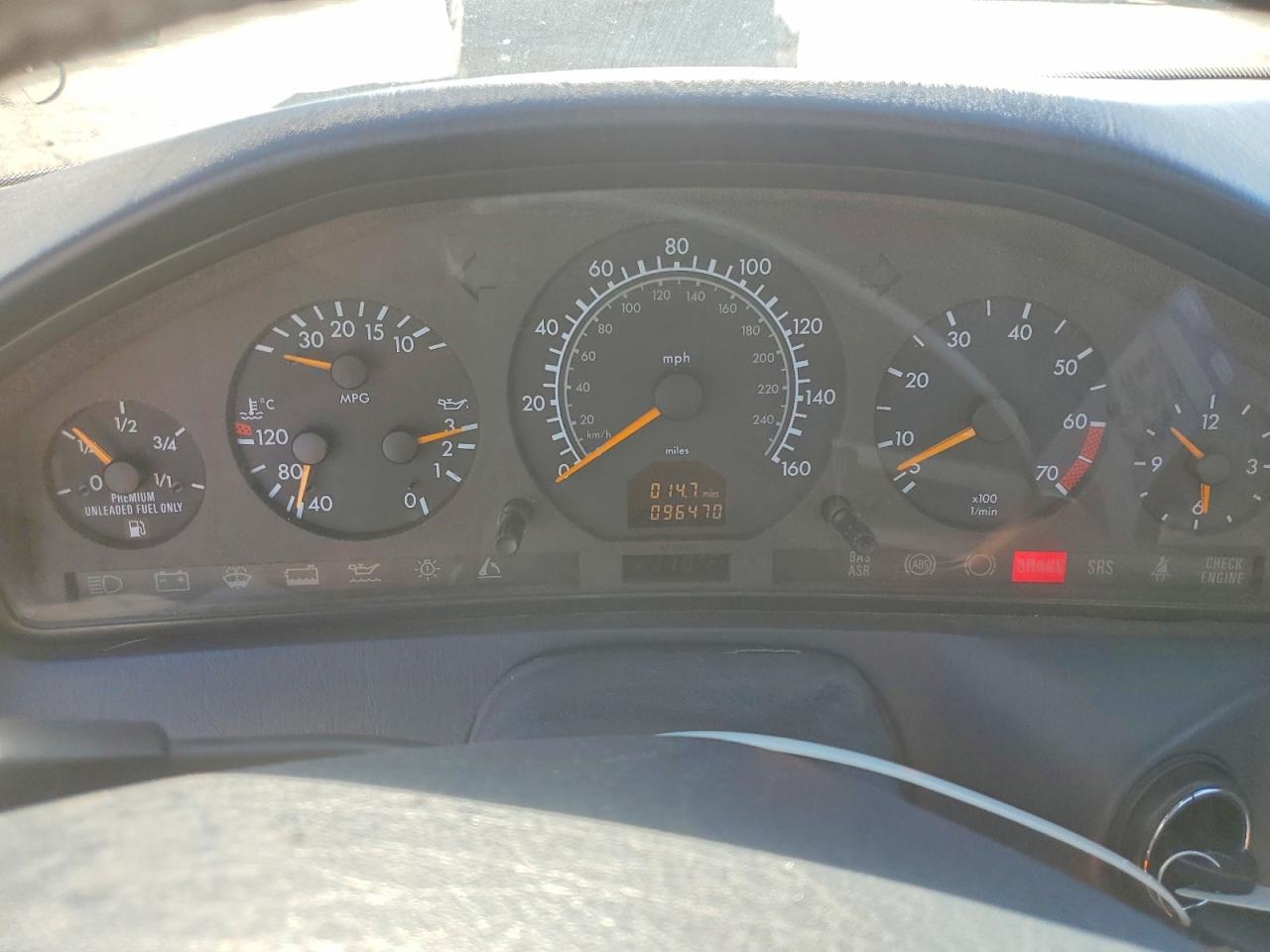 1998 Mercedes-benz Sl 500 White vin: WDBFA67F8WF170857