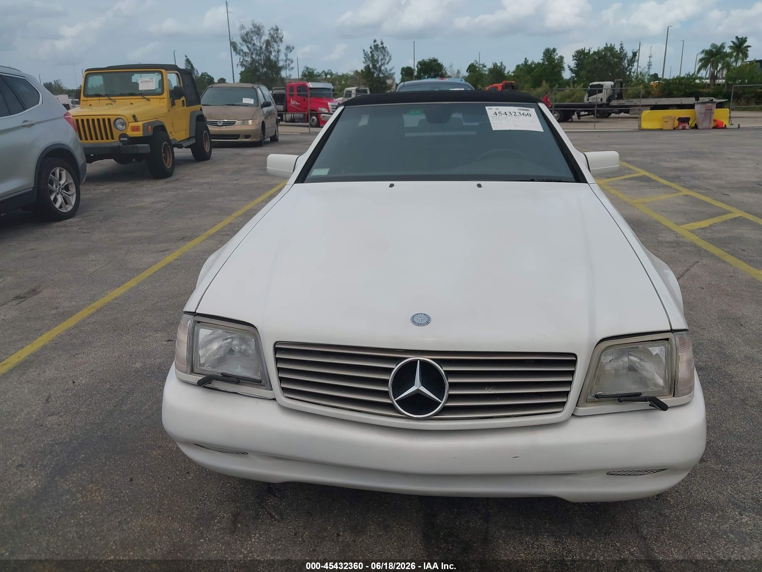 1997 Mercedes-benz Sl 500   White vin: WDBFA67F9VF142564