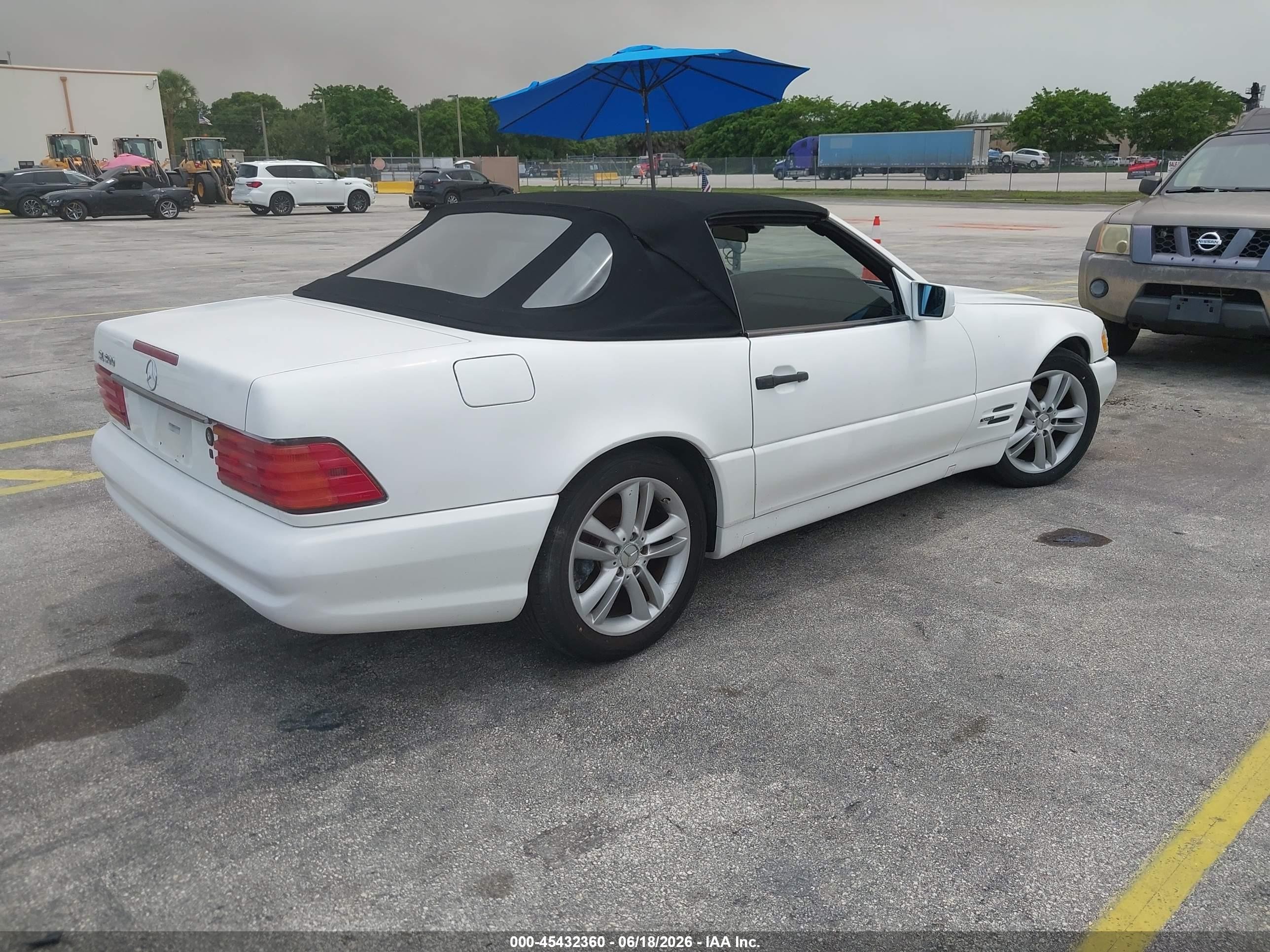 1997 Mercedes-benz Sl 500   White vin: WDBFA67F9VF142564