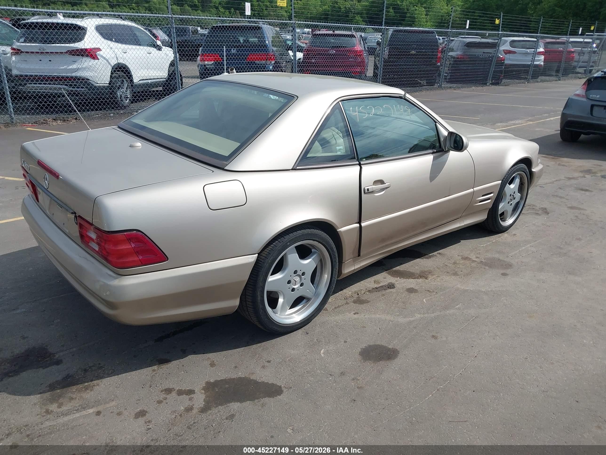 2001 Mercedes-benz Sl 500   Gold vin: WDBFA68F01F198448