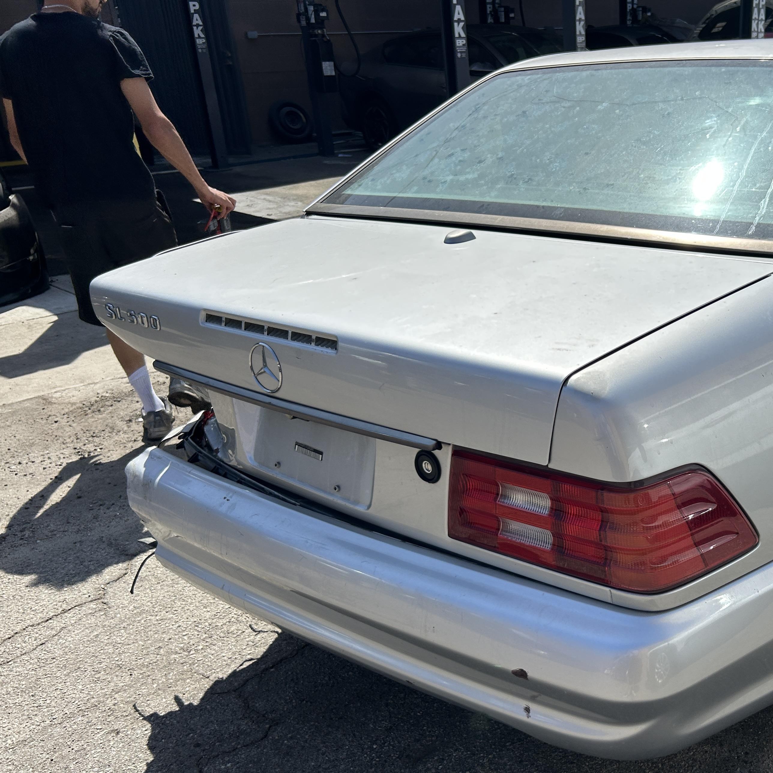 2001 Mercedes-benz Sl 500   vin: WDBFA68F01F200280