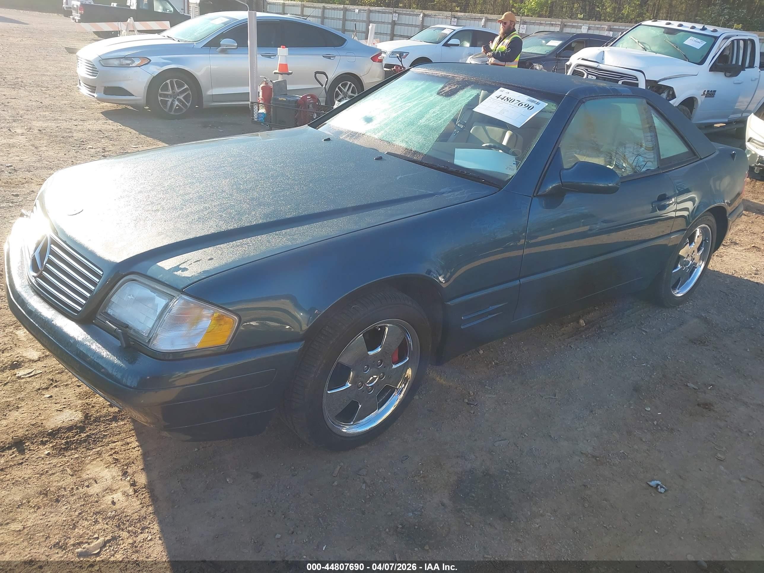2000 Mercedes-benz Sl 500   Зеленый vin: WDBFA68F0YF189629