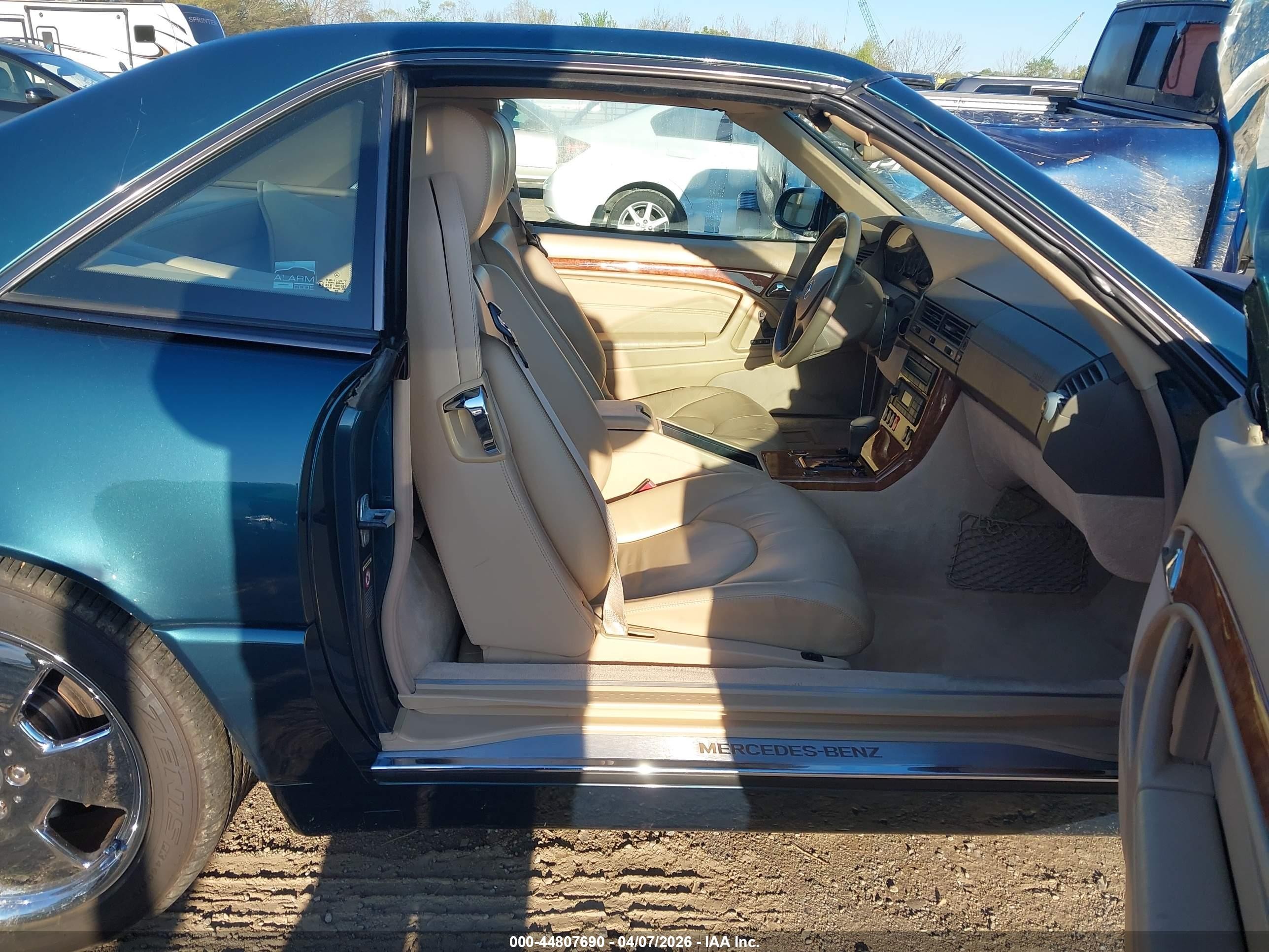 2000 Mercedes-benz Sl 500   Зеленый vin: WDBFA68F0YF189629