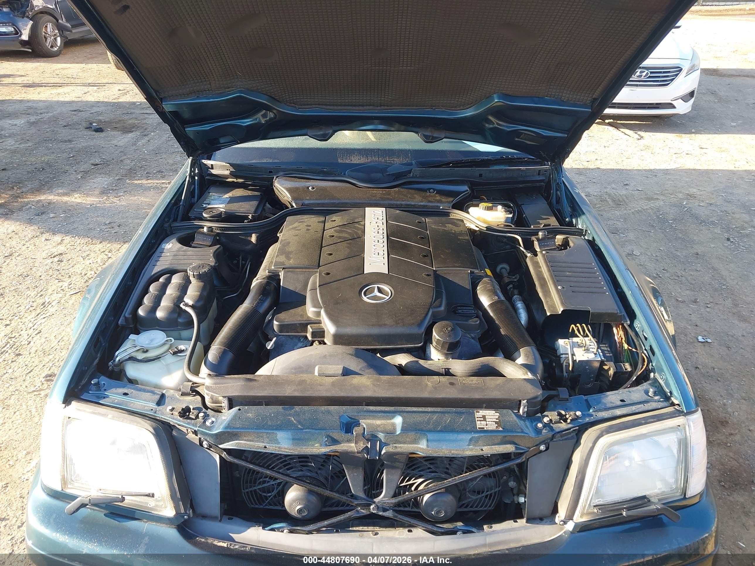 2000 Mercedes-benz Sl 500   Зеленый vin: WDBFA68F0YF189629