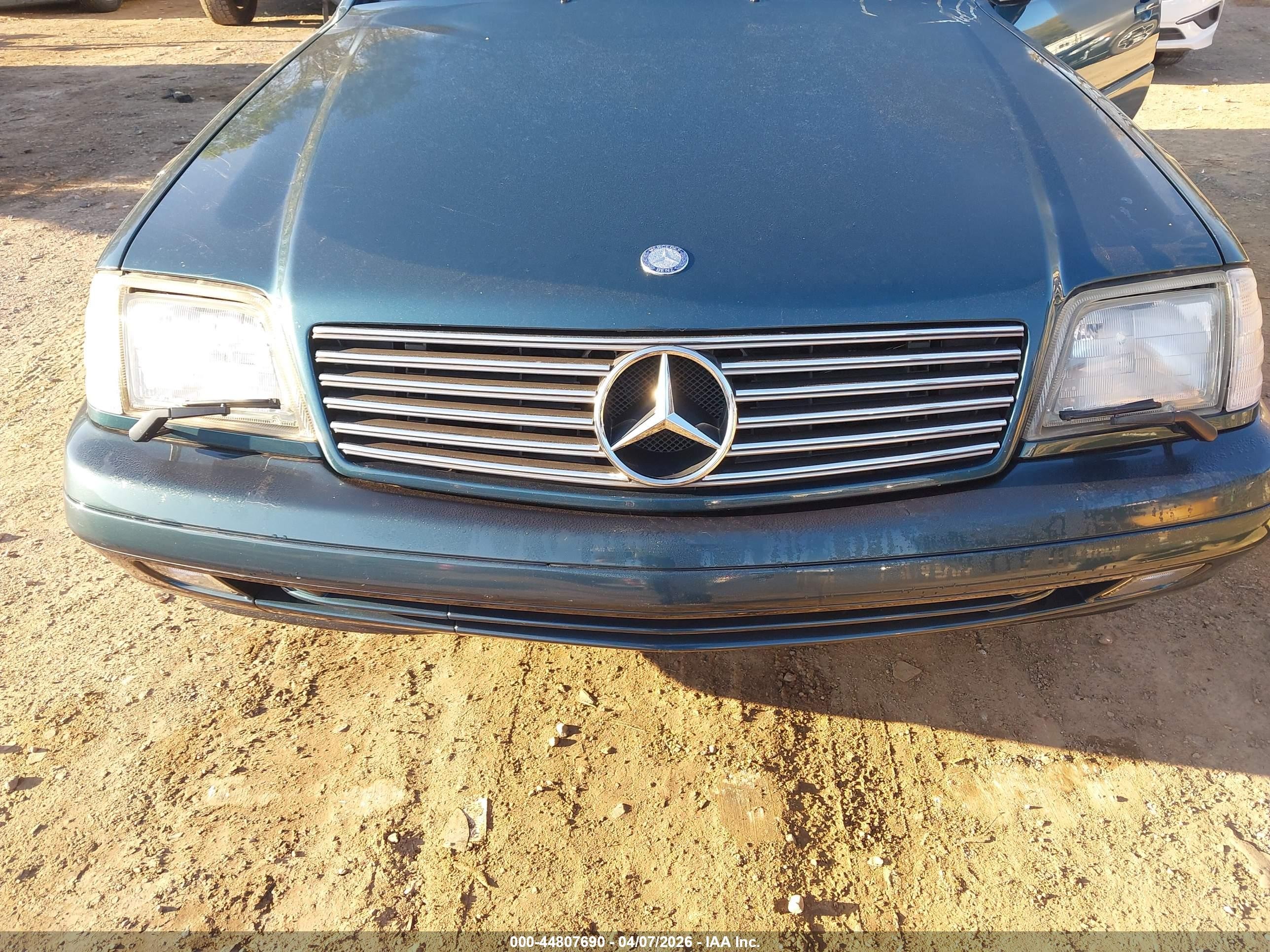 2000 Mercedes-benz Sl 500   Зеленый vin: WDBFA68F0YF189629