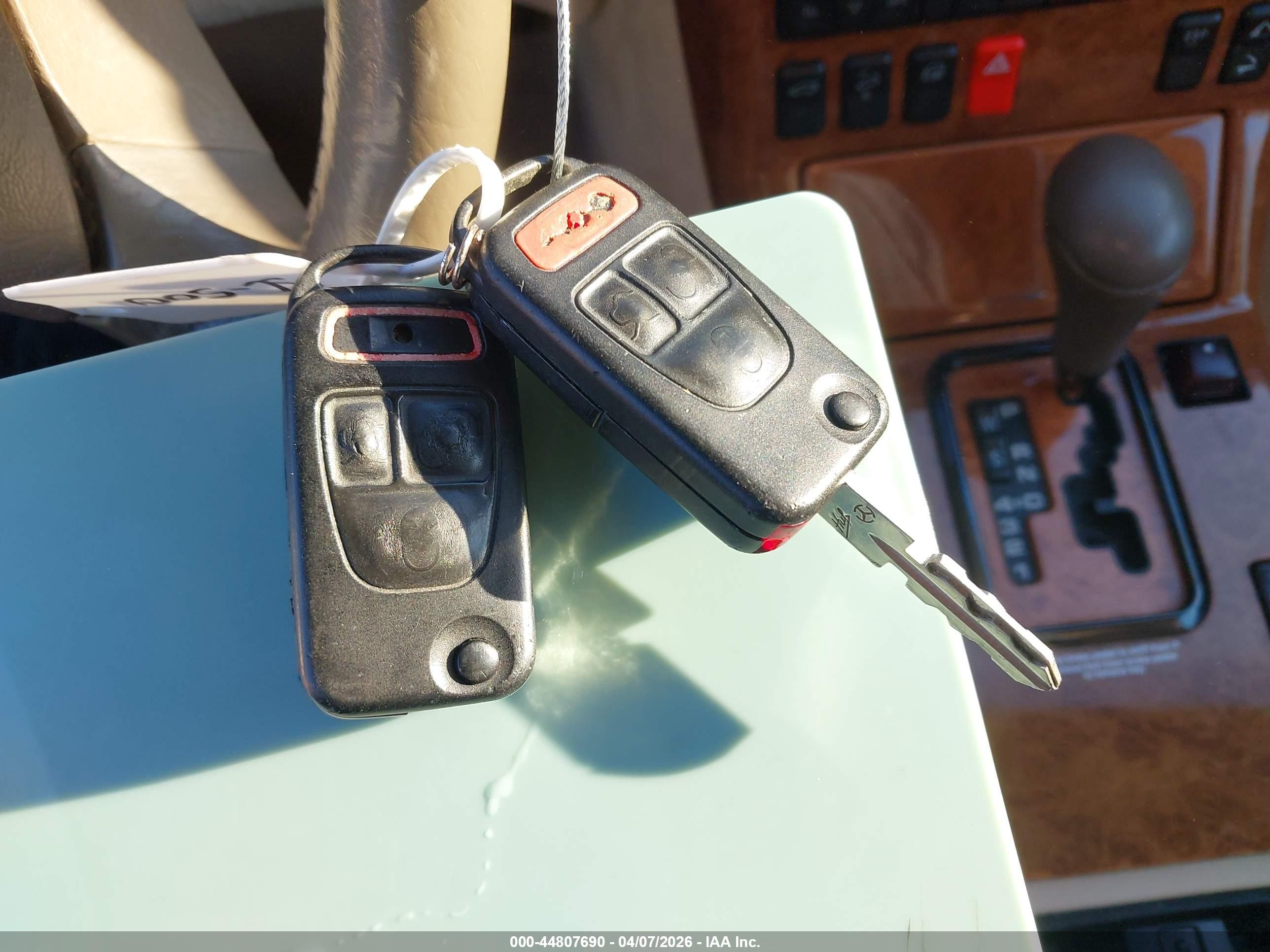 2000 Mercedes-benz Sl 500   Зеленый vin: WDBFA68F0YF189629