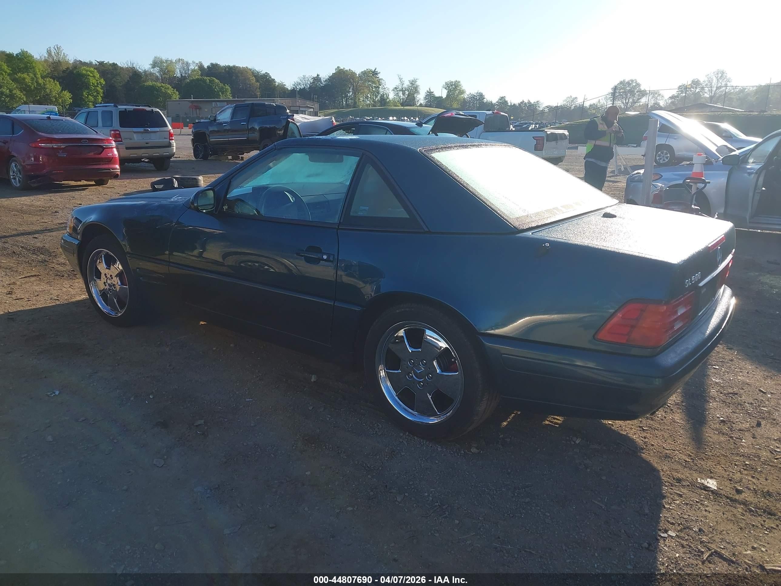 2000 Mercedes-benz Sl 500   Зеленый vin: WDBFA68F0YF189629