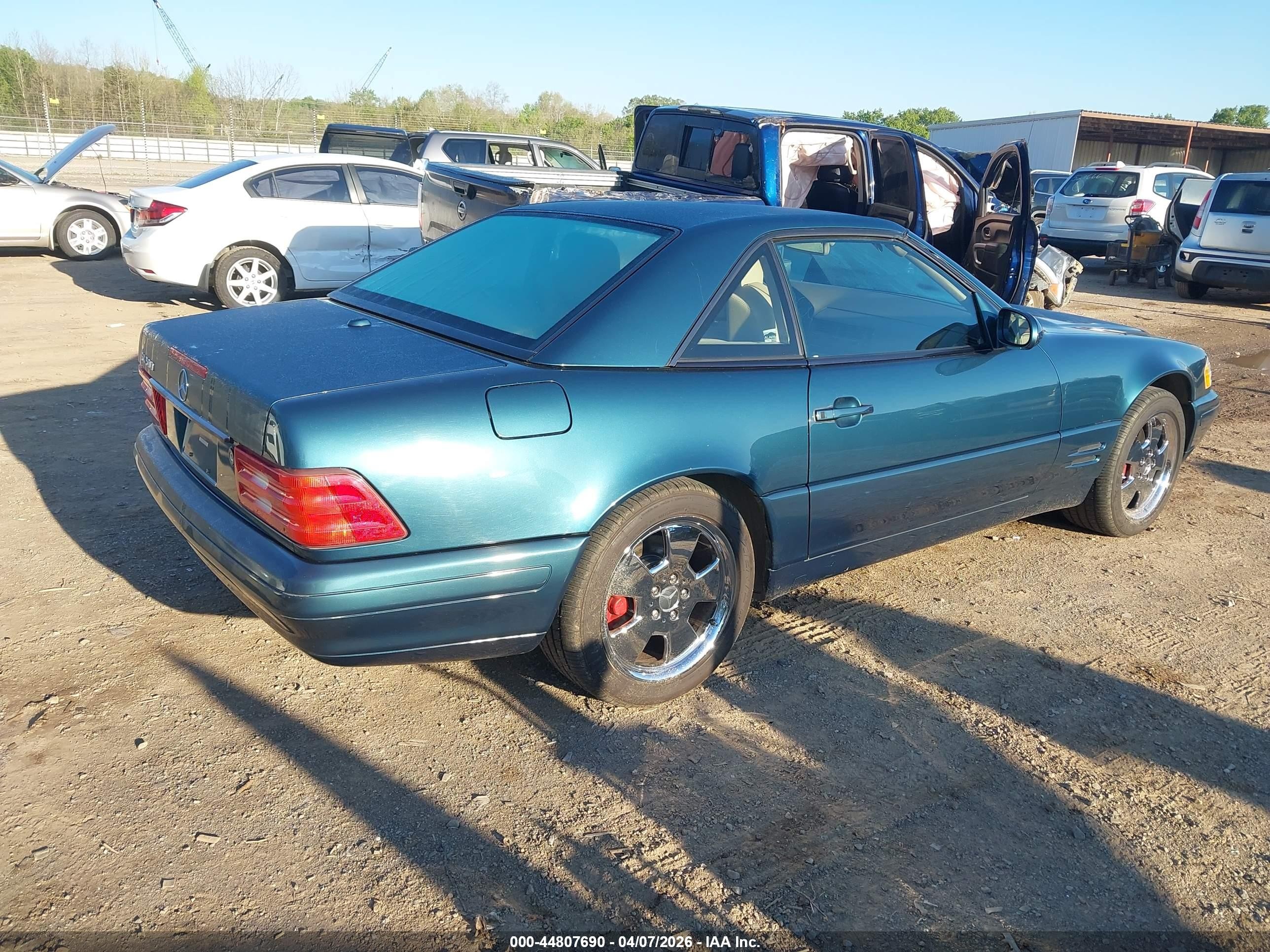 2000 Mercedes-benz Sl 500   Зеленый vin: WDBFA68F0YF189629