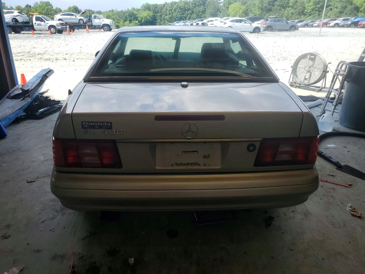 2000 Mercedes-benz Sl 500 Beige vin: WDBFA68F1YF189767