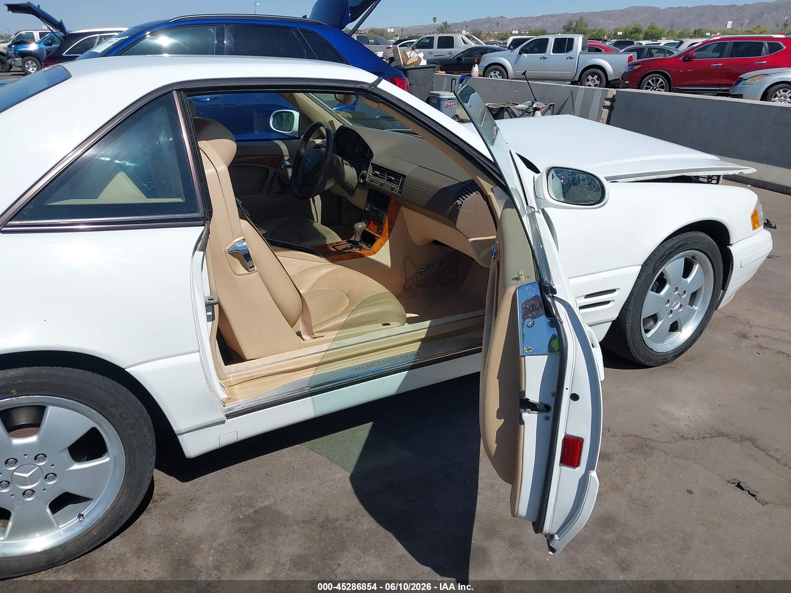 2000 Mercedes-benz Sl 500   Белый vin: WDBFA68F1YF194452