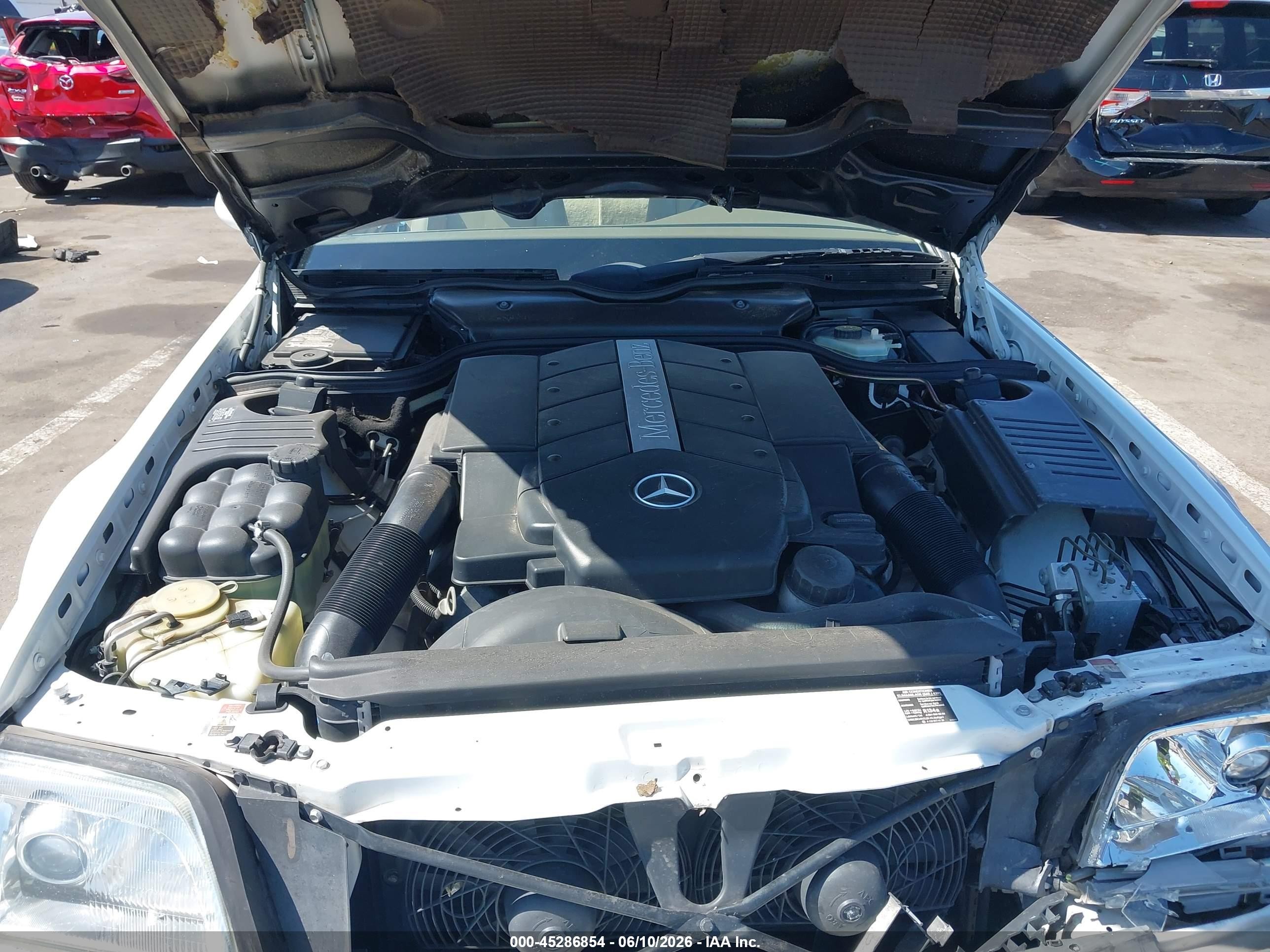 2000 Mercedes-benz Sl 500   Белый vin: WDBFA68F1YF194452
