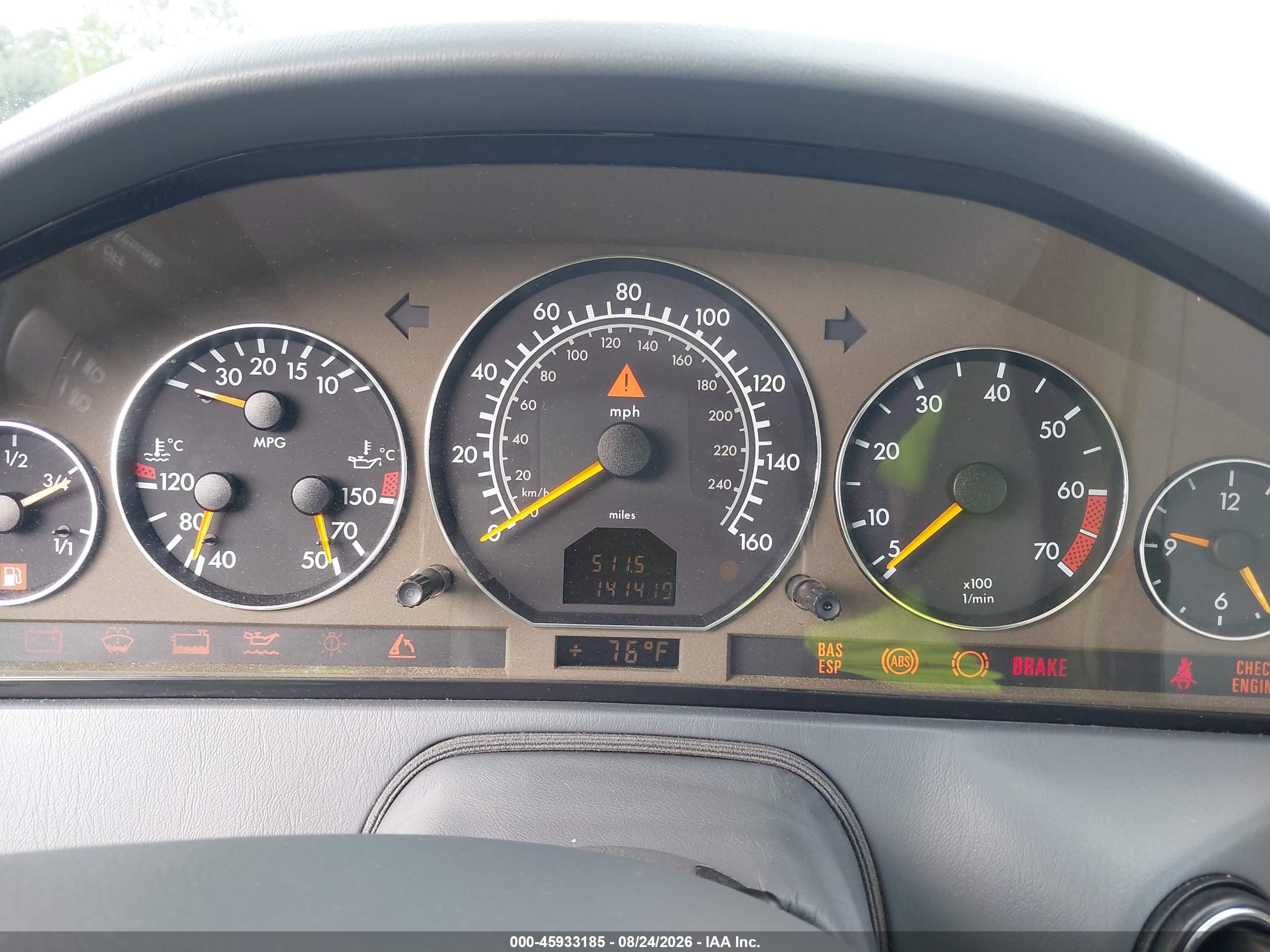 2001 Mercedes-benz Sl 500   Silver vin: WDBFA68F21F197155