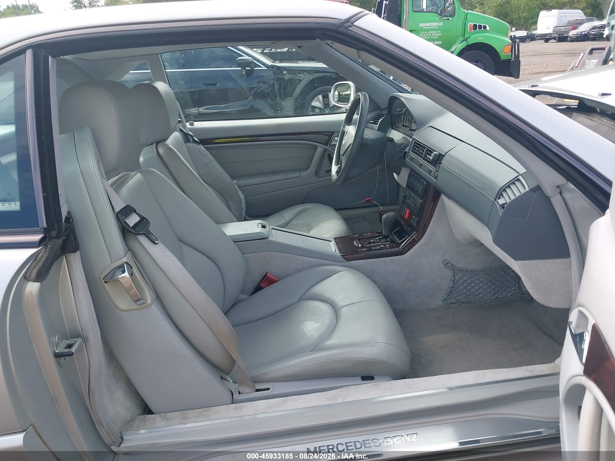 2001 Mercedes-benz Sl 500   Silver vin: WDBFA68F21F197155