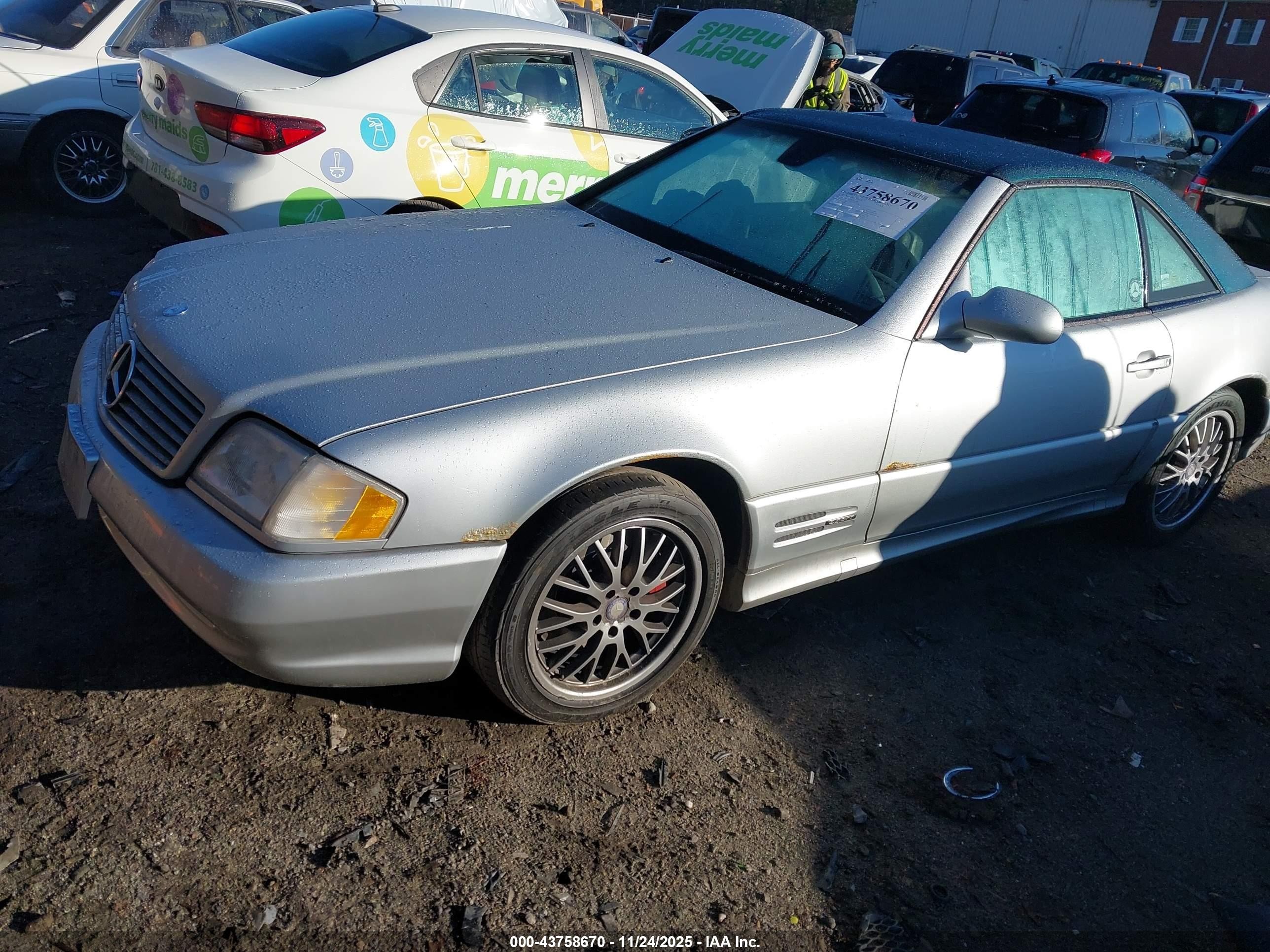 2000 Mercedes-benz Sl 500   Silver vin: WDBFA68F2YF190510