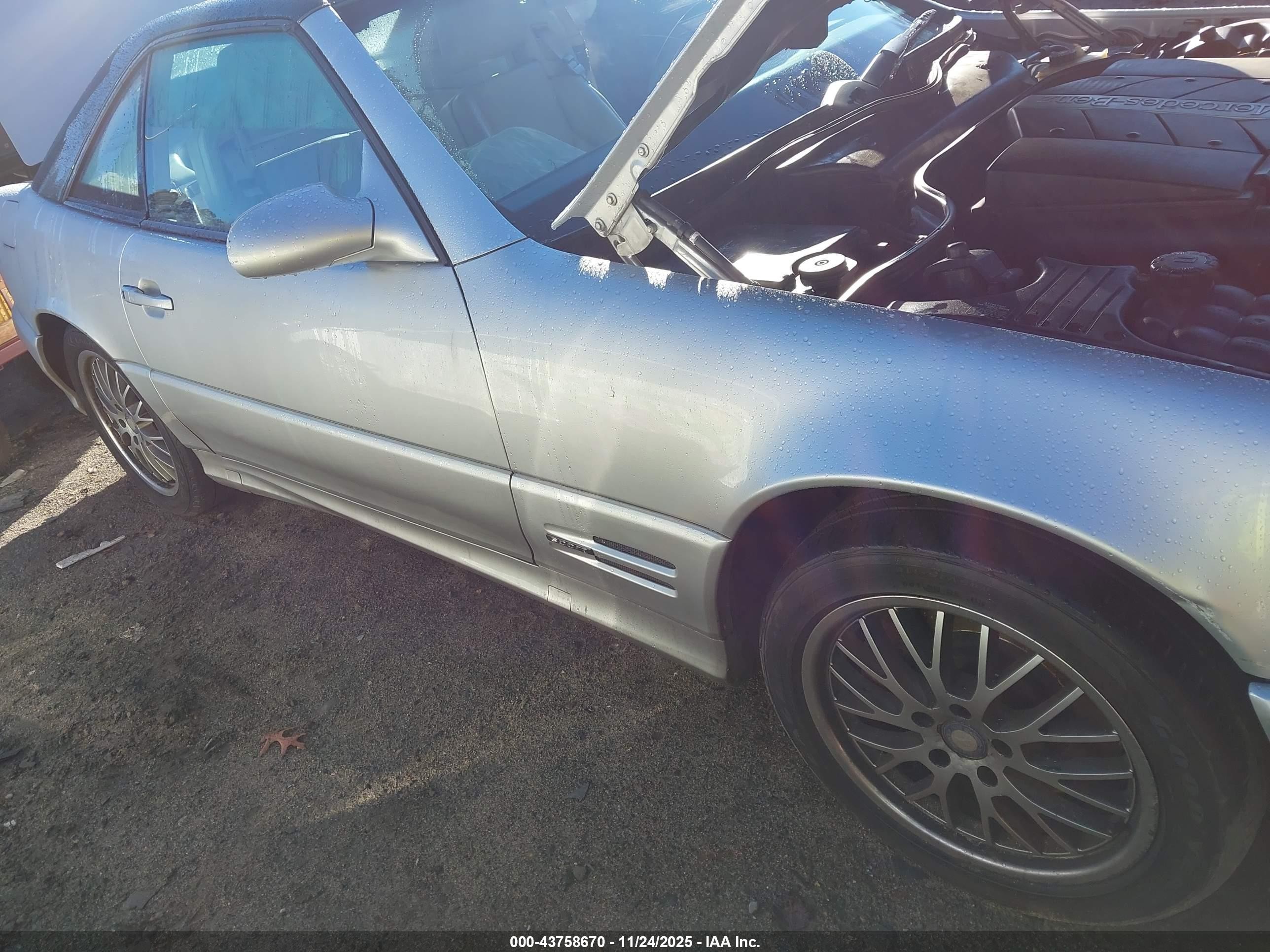 2000 Mercedes-benz Sl 500   Silver vin: WDBFA68F2YF190510