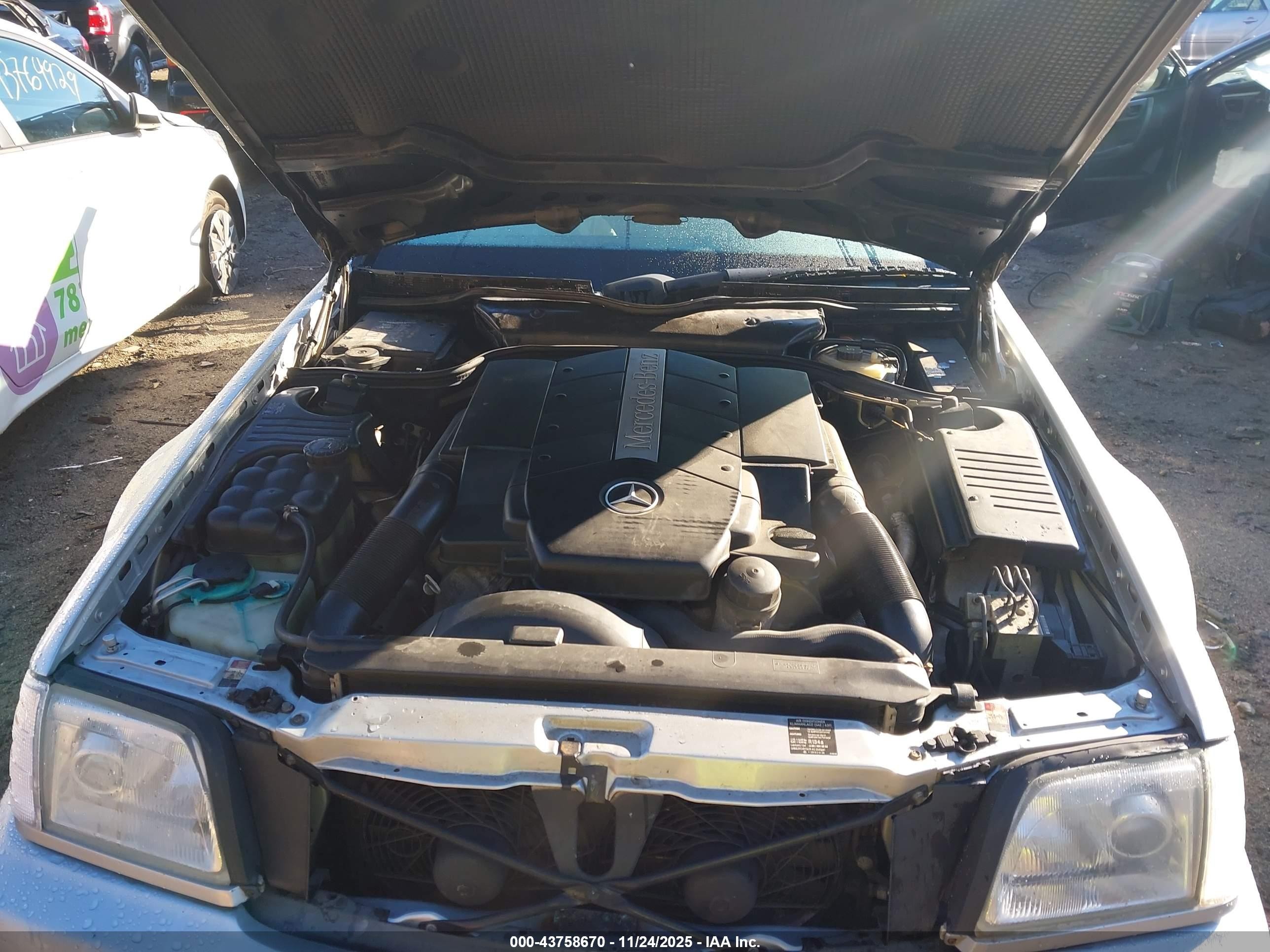 2000 Mercedes-benz Sl 500   Silver vin: WDBFA68F2YF190510
