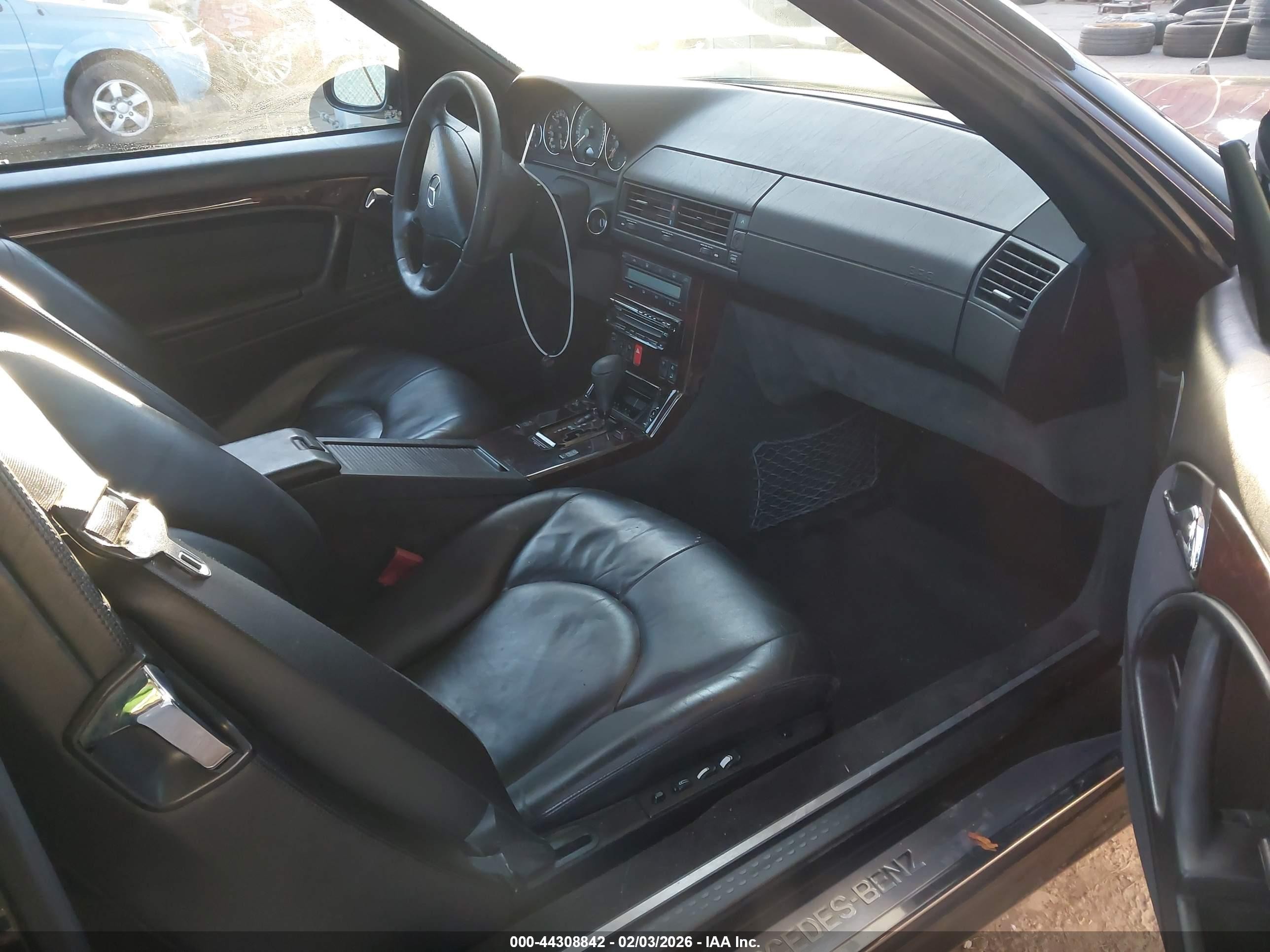 2000 Mercedes-benz Sl 500   Black vin: WDBFA68F2YF195402