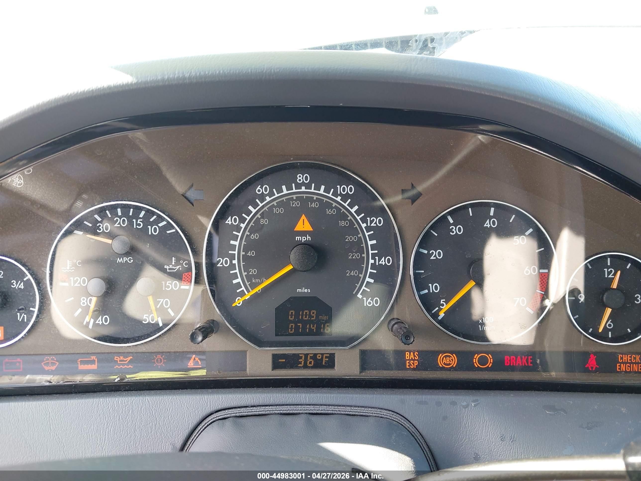 2001 Mercedes-benz Sl 500   Silver vin: WDBFA68F31F195639