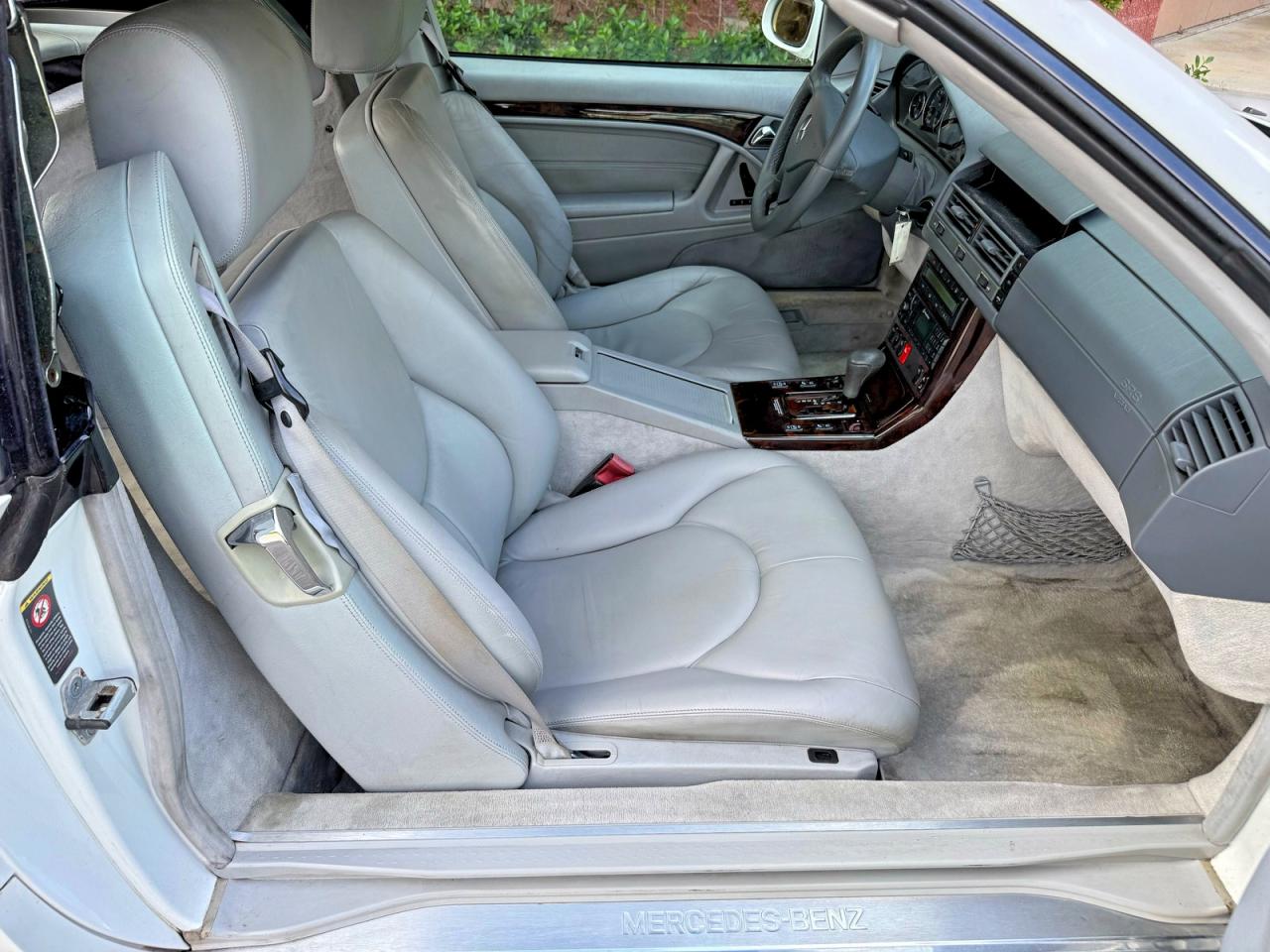 2001 Mercedes-benz Sl 500 White vin: WDBFA68F31F195740
