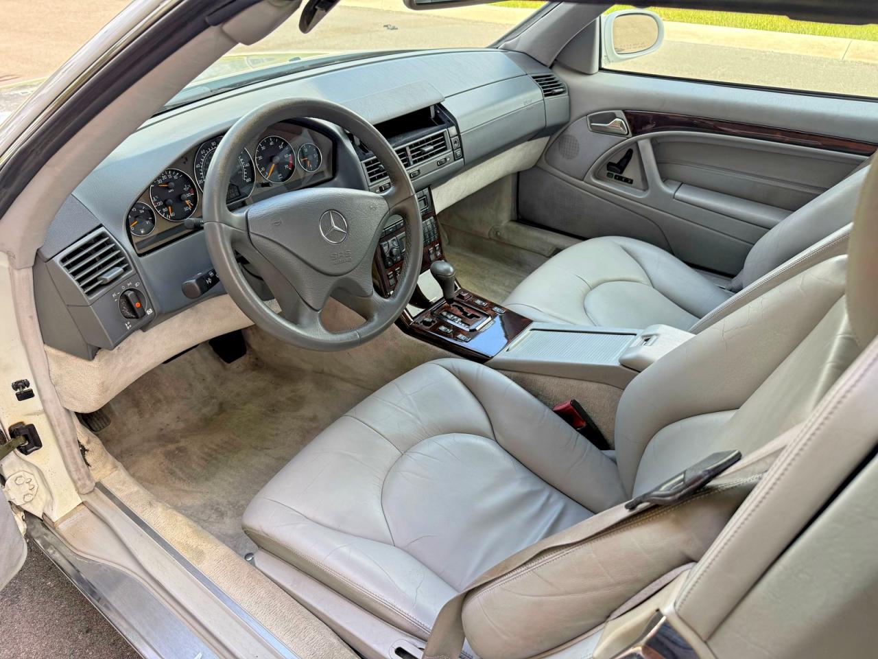 2001 Mercedes-benz Sl 500 White vin: WDBFA68F31F195740