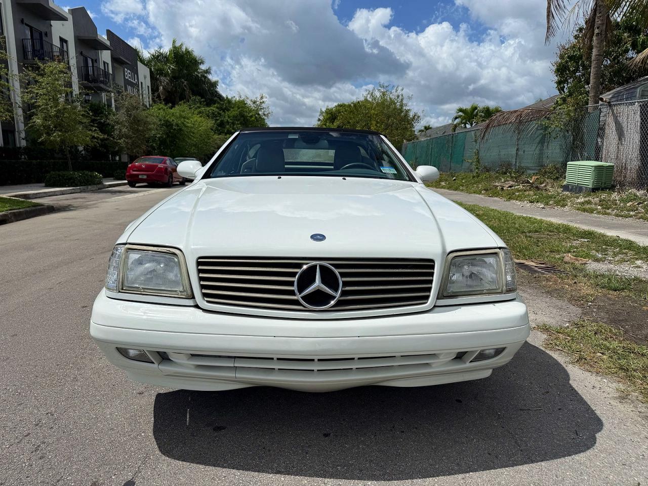 2001 Mercedes-benz Sl 500 White vin: WDBFA68F31F195740