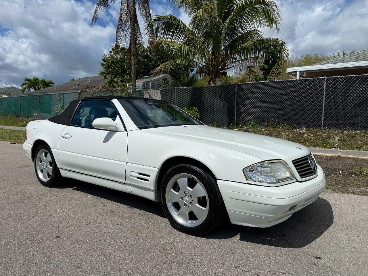 2001 Mercedes-benz Sl 500 White vin: WDBFA68F31F195740