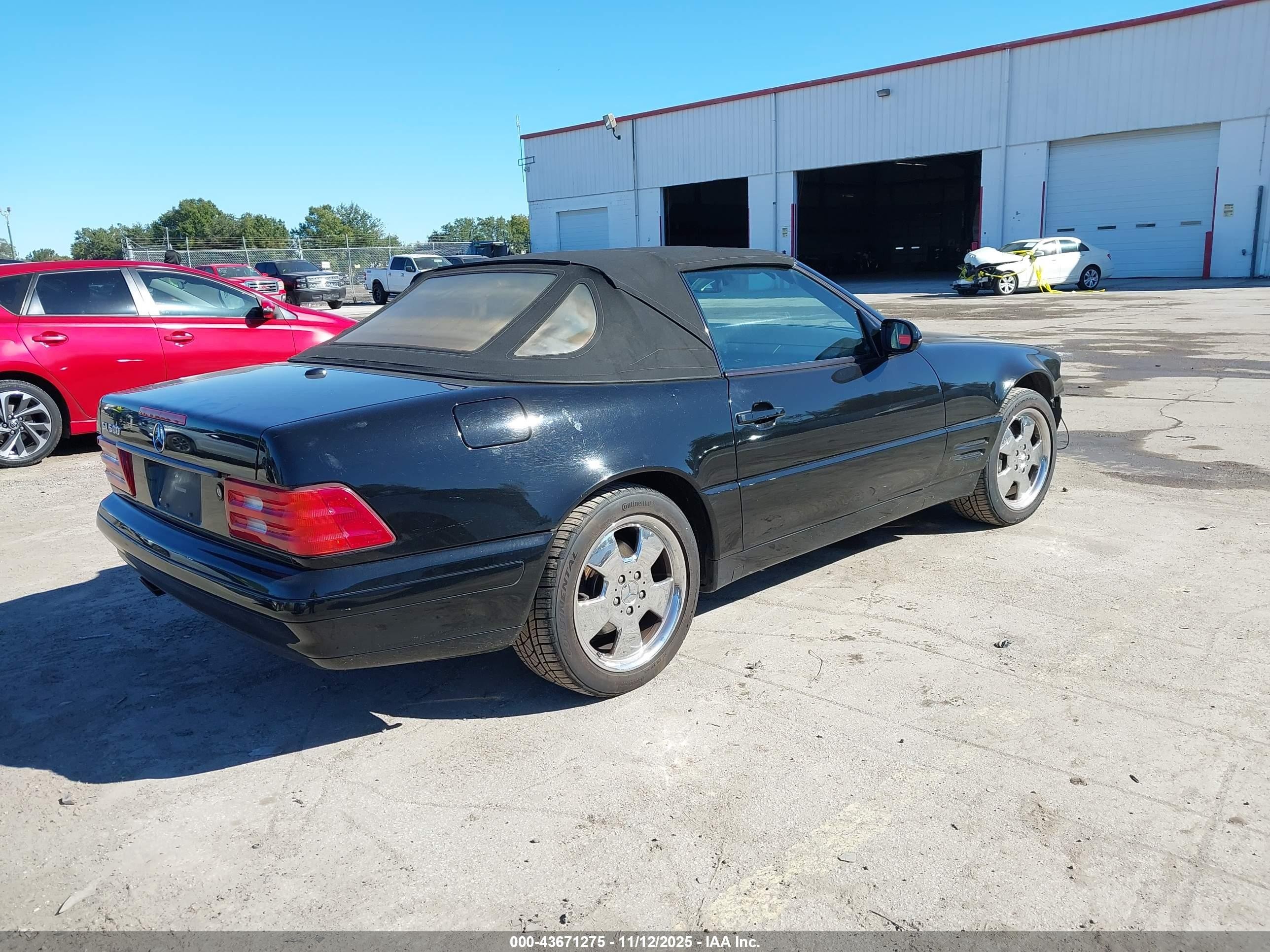 2000 Mercedes-benz Sl 500   Black vin: WDBFA68F4YF188855