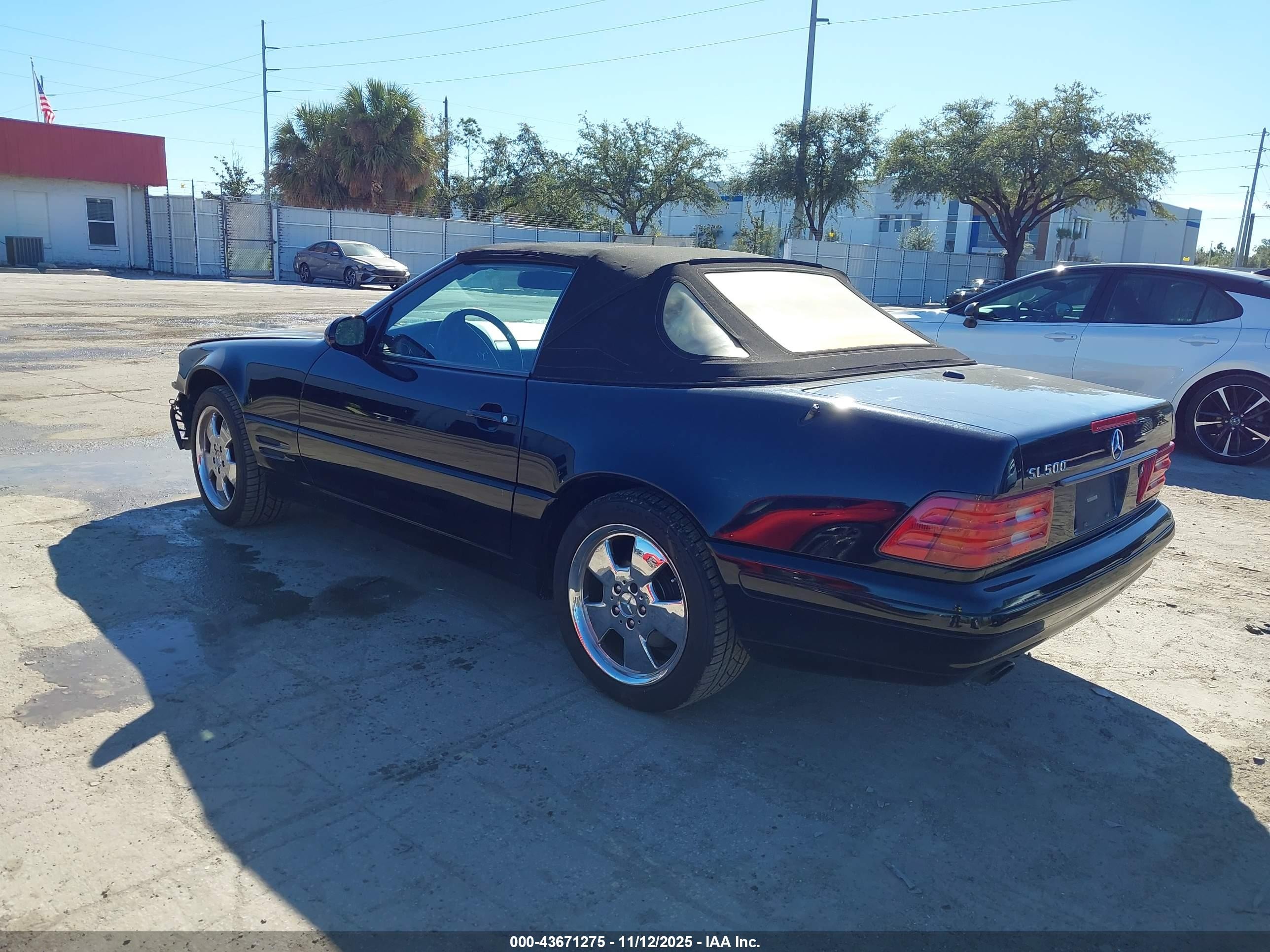 2000 Mercedes-benz Sl 500   Black vin: WDBFA68F4YF188855
