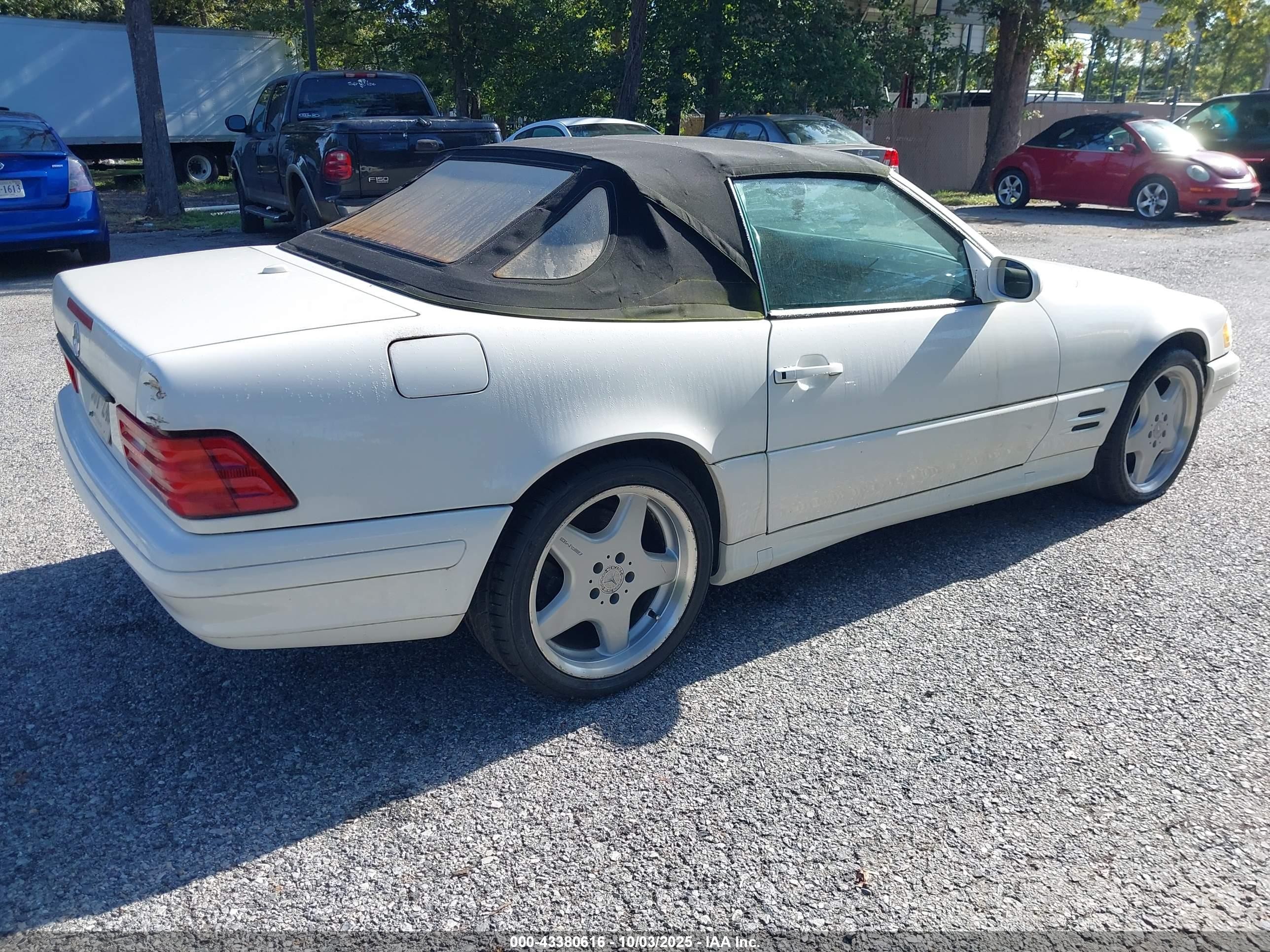 2002 Mercedes-benz Sl 500   White vin: WDBFA68F52F201300
