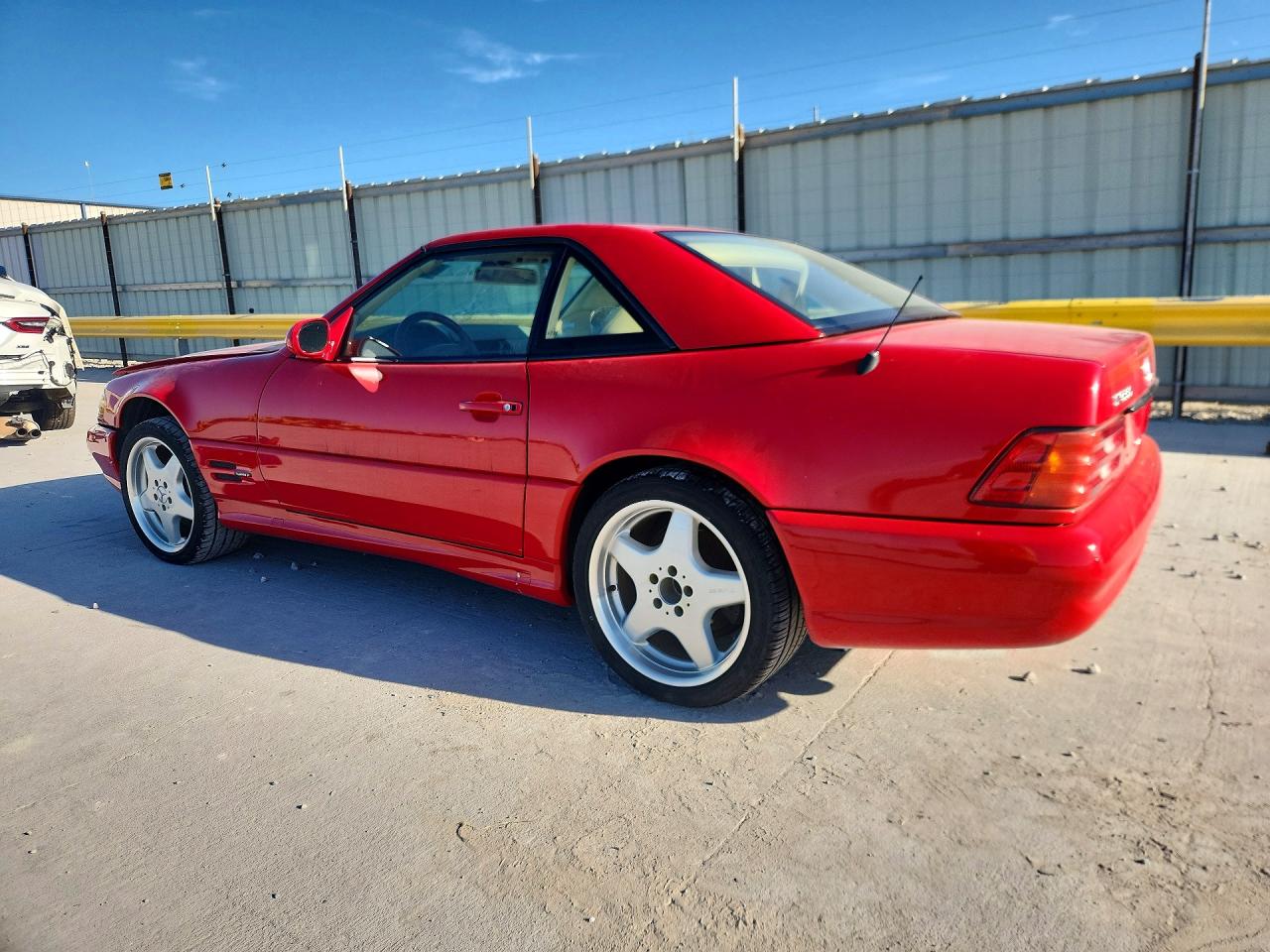 1999 Mercedes-benz Sl 500 Red vin: WDBFA68F5XF180777