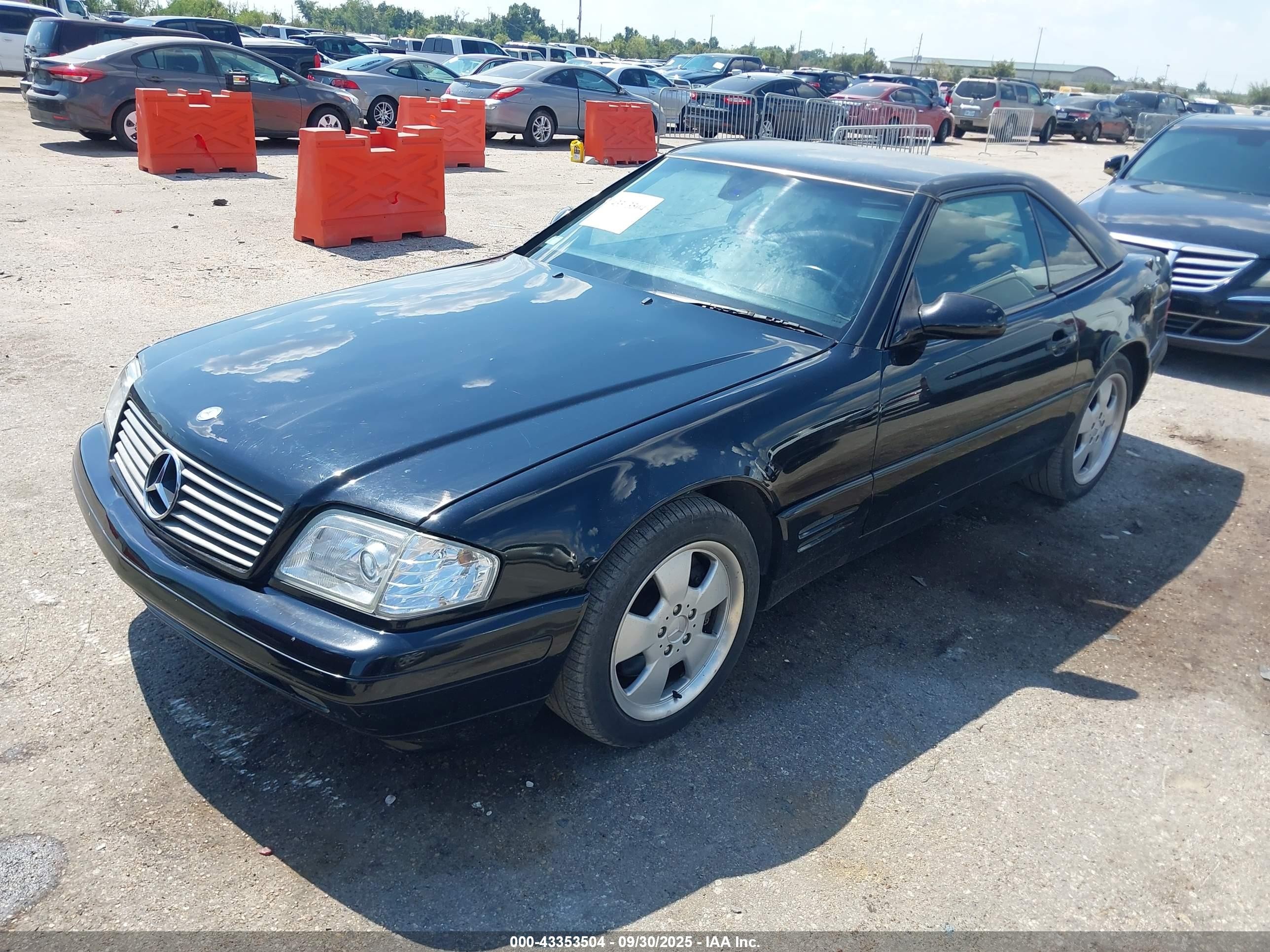 2000 Mercedes-benz Sl 500   Black vin: WDBFA68F6YF190994