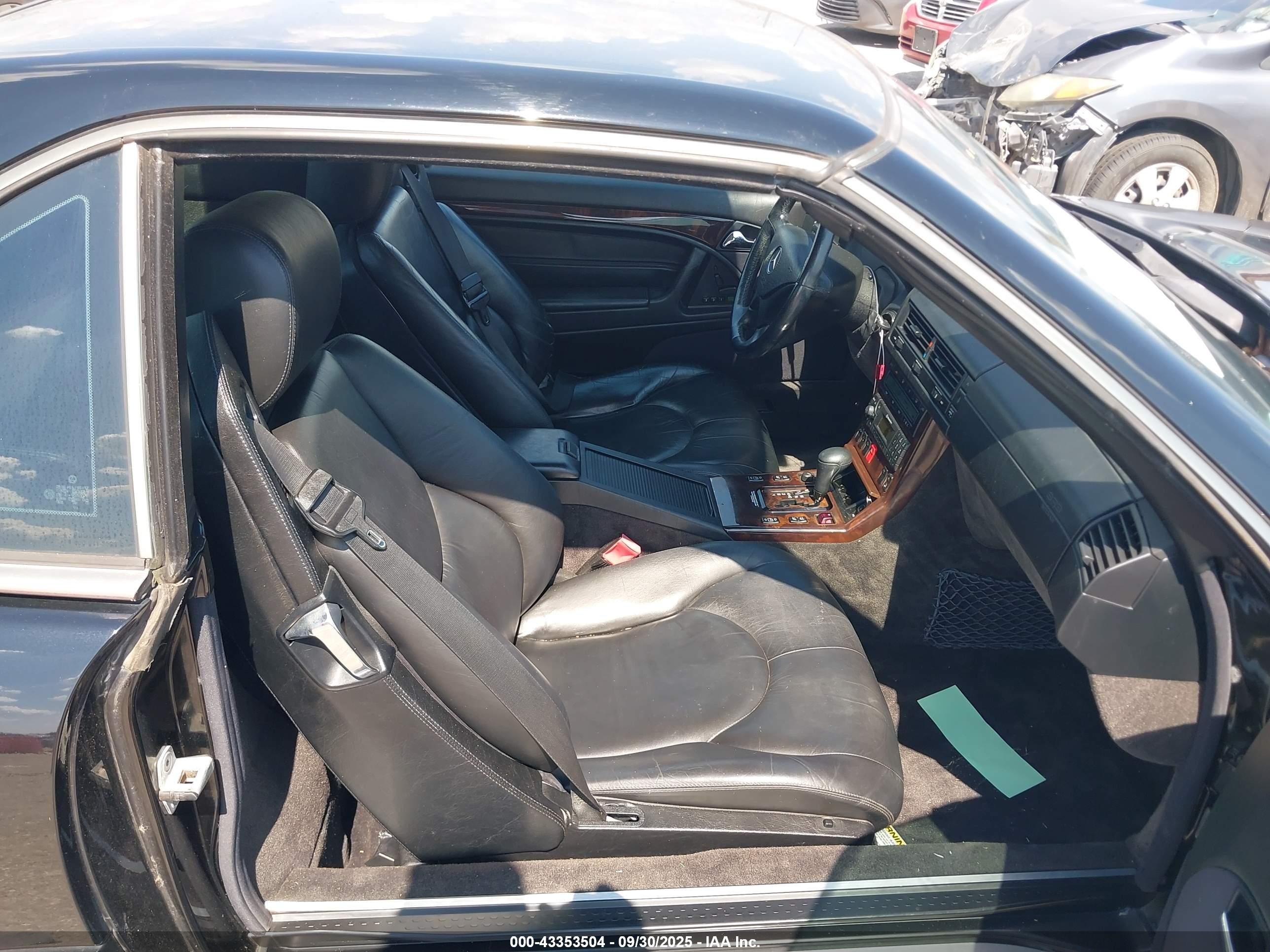 2000 Mercedes-benz Sl 500   Black vin: WDBFA68F6YF190994