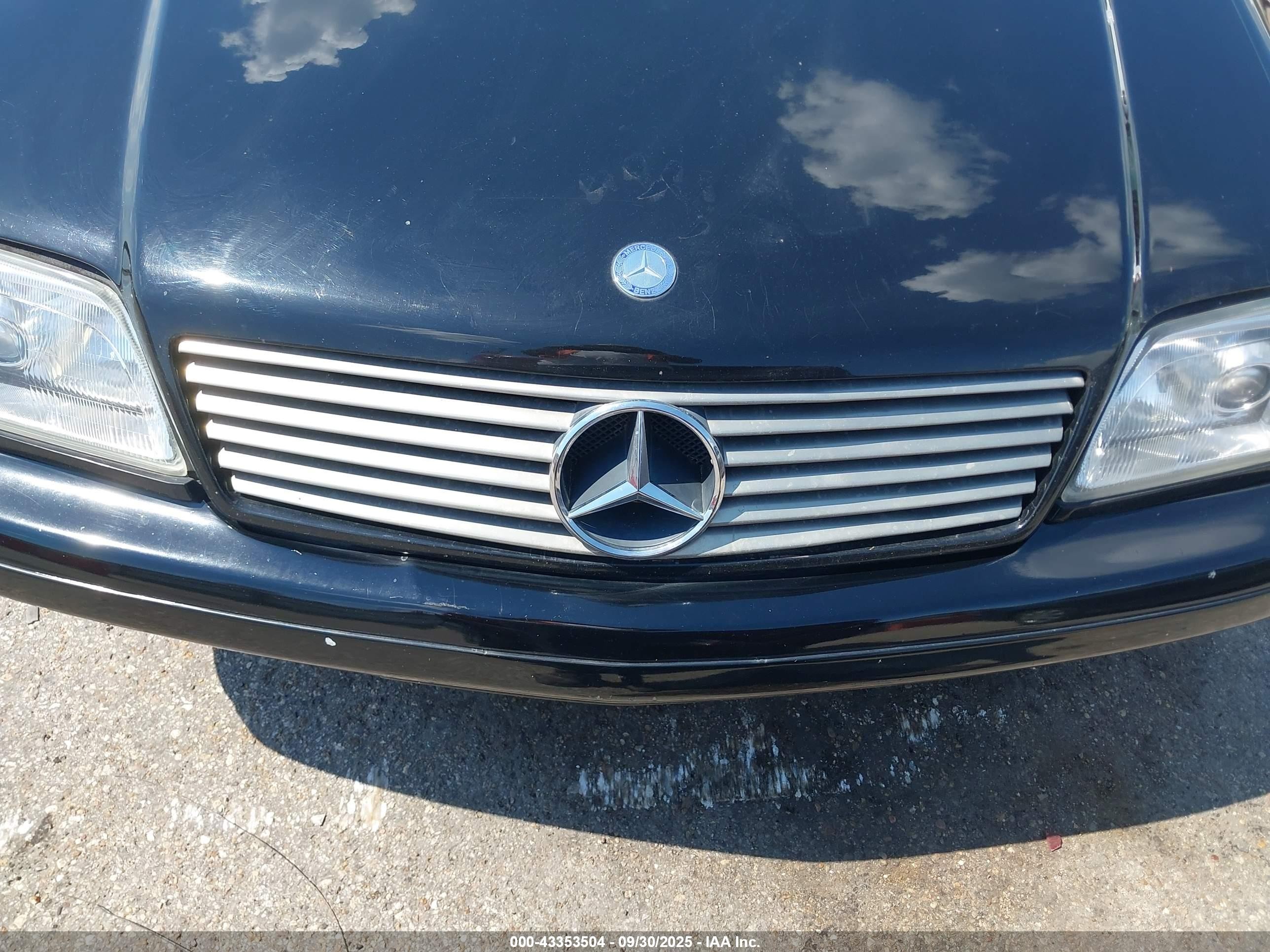 2000 Mercedes-benz Sl 500   Black vin: WDBFA68F6YF190994