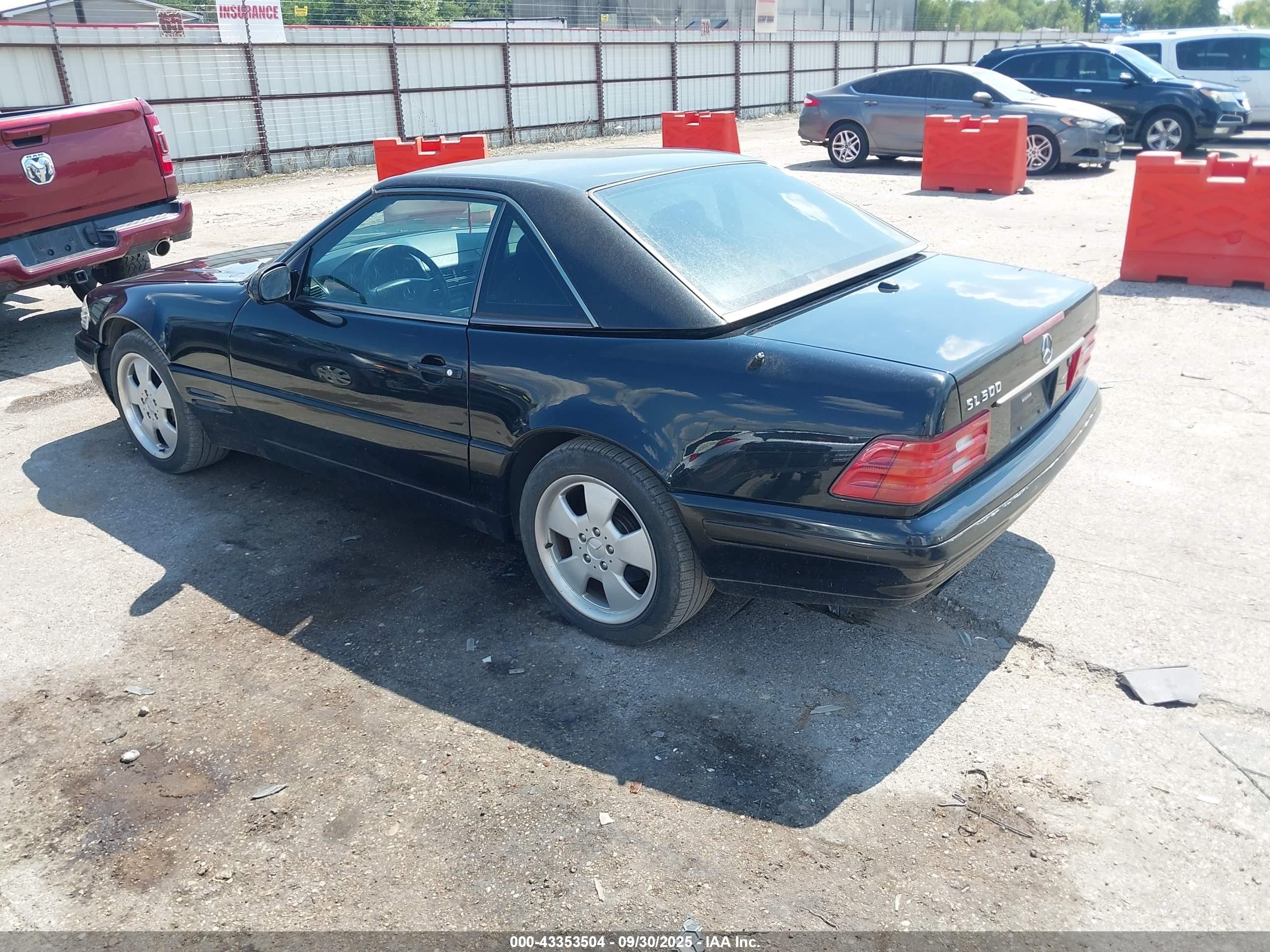 2000 Mercedes-benz Sl 500   Black vin: WDBFA68F6YF190994
