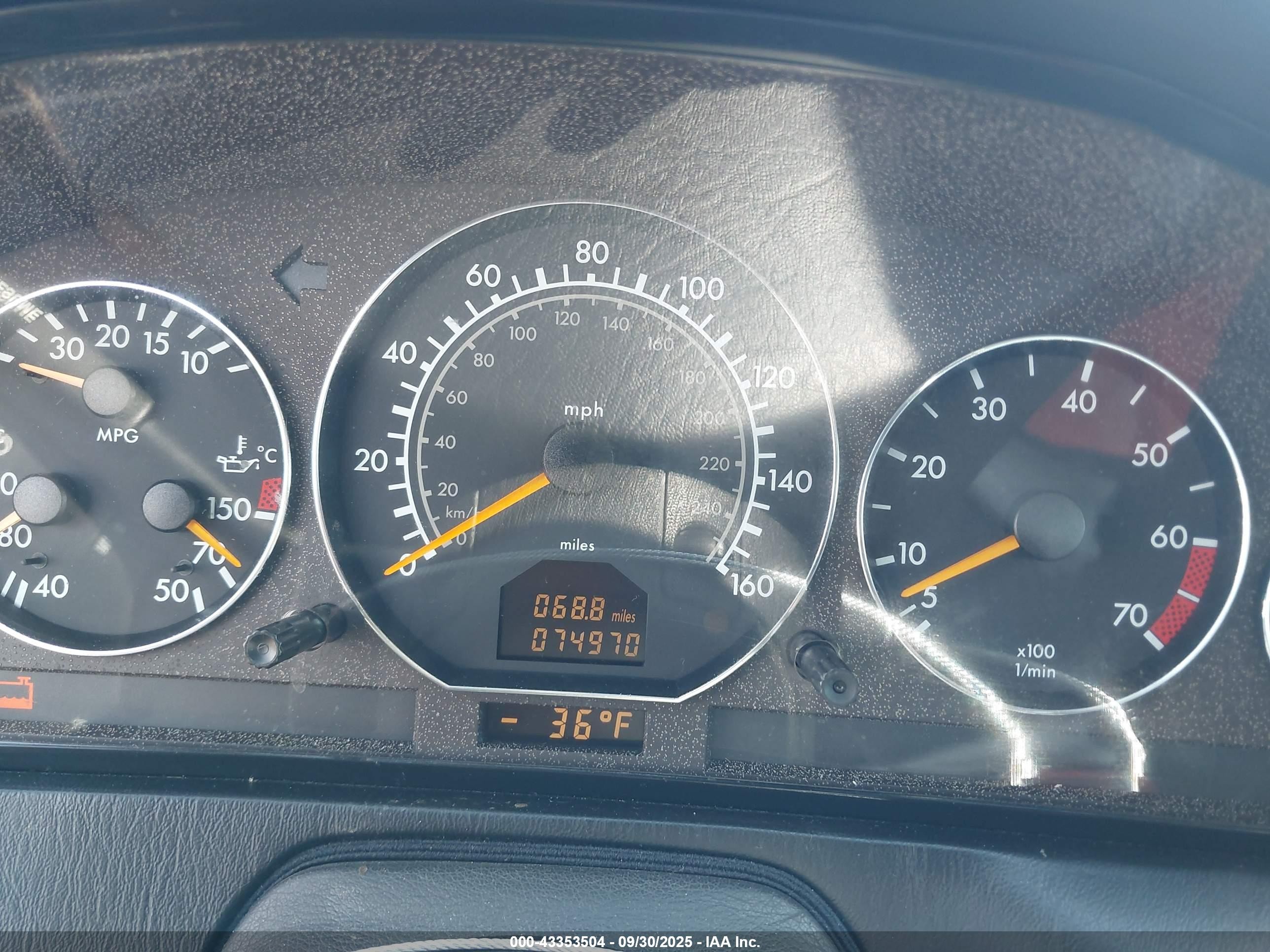 2000 Mercedes-benz Sl 500   Black vin: WDBFA68F6YF190994