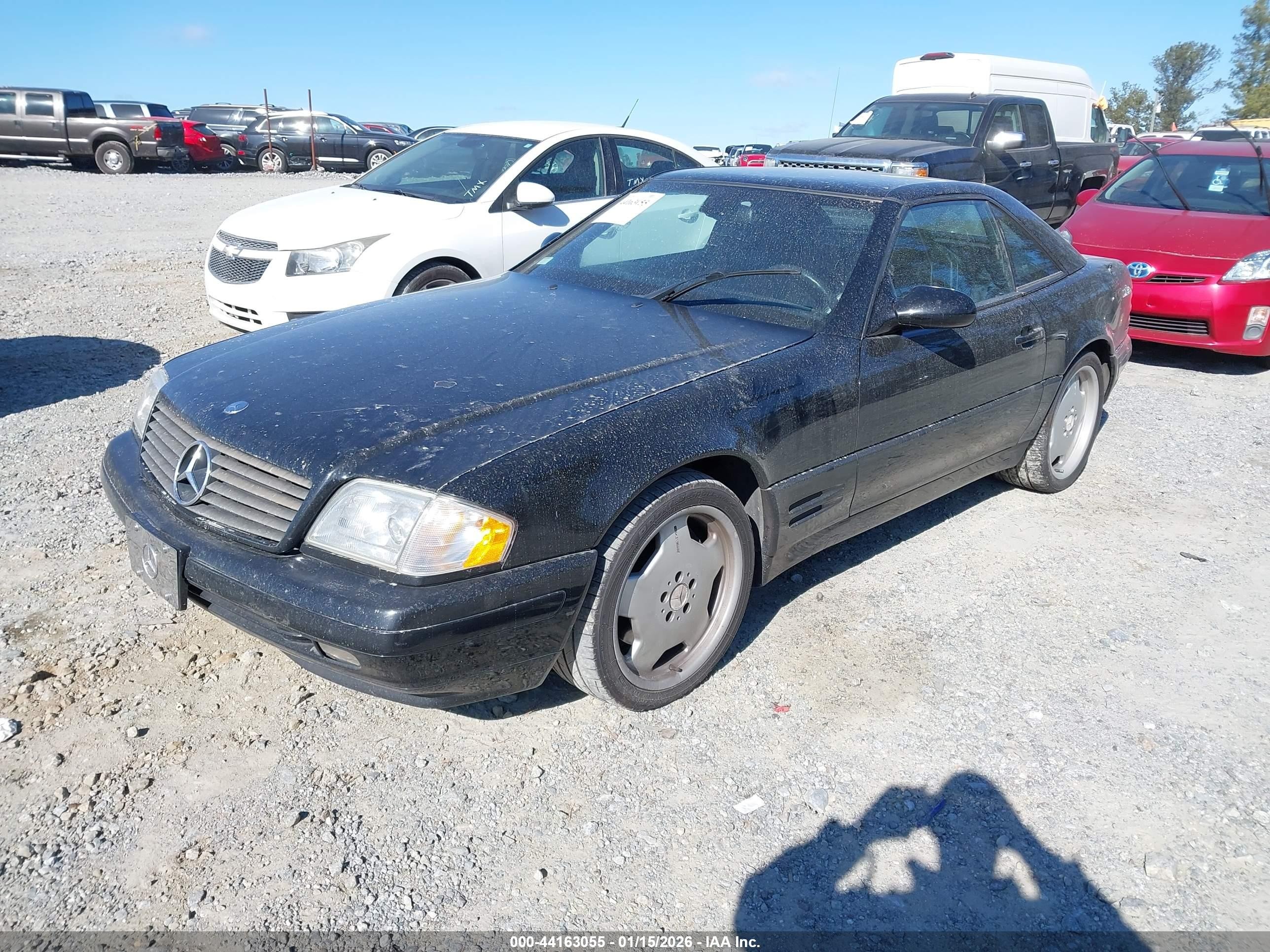 2000 Mercedes-benz Sl 500   White vin: WDBFA68F6YF194298