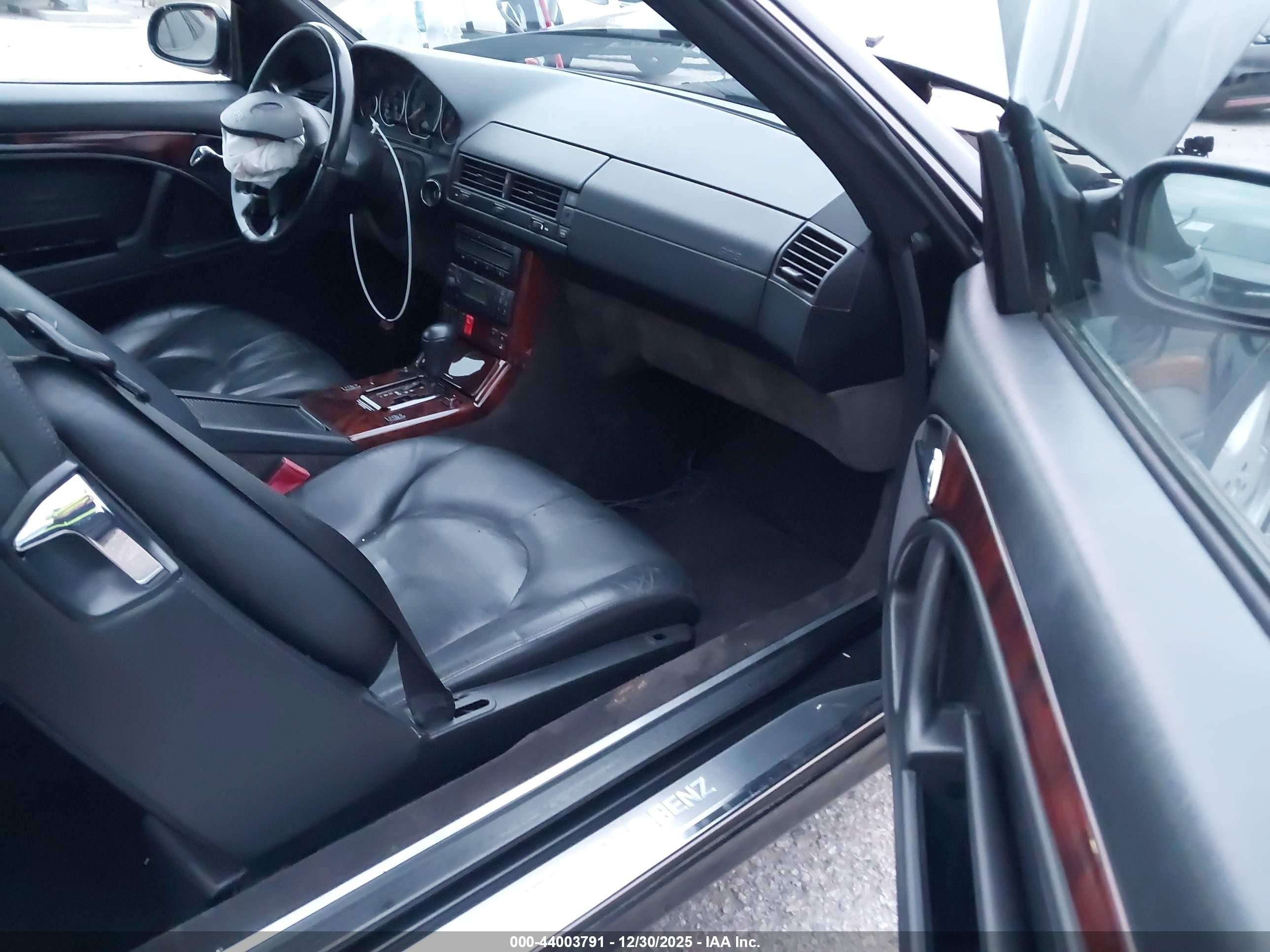 2001 Mercedes-benz Sl 500   Black vin: WDBFA68F71F195868