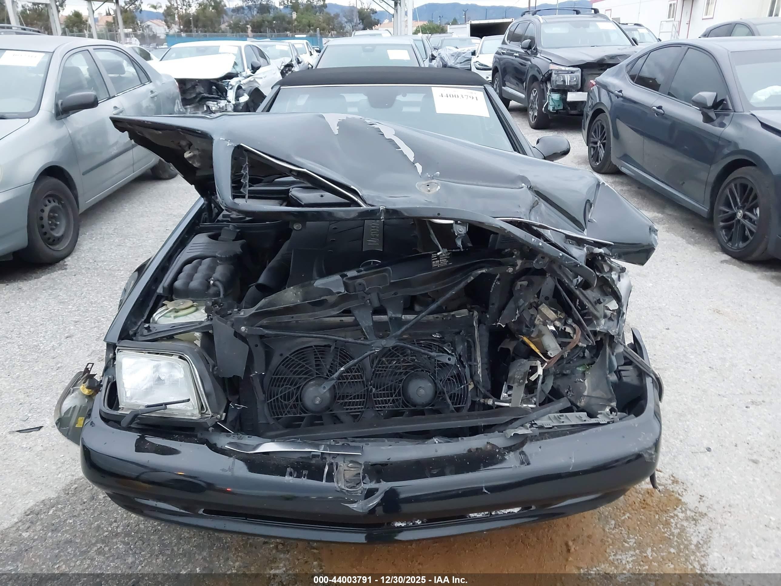 2001 Mercedes-benz Sl 500   Black vin: WDBFA68F71F195868