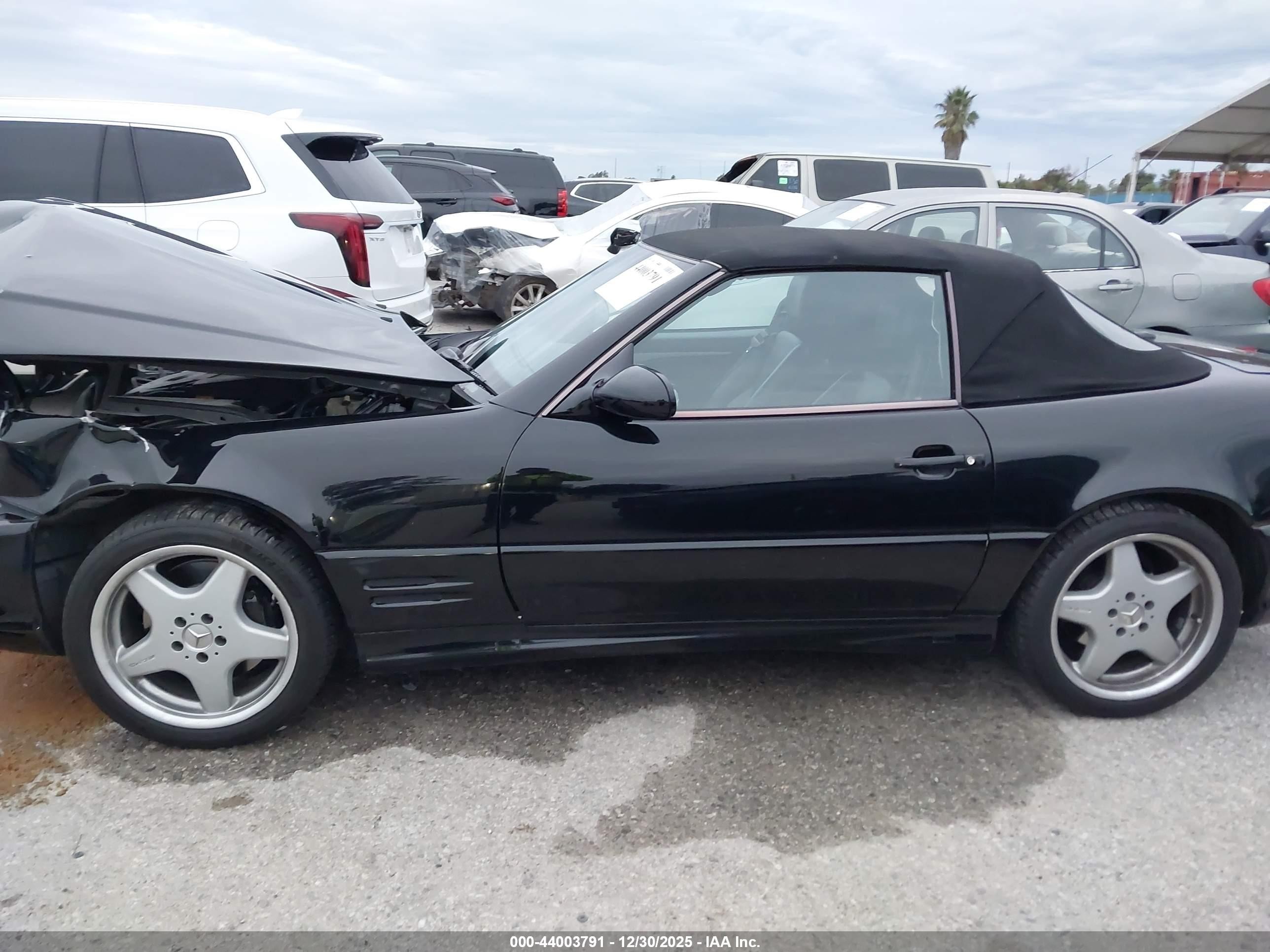2001 Mercedes-benz Sl 500   Black vin: WDBFA68F71F195868