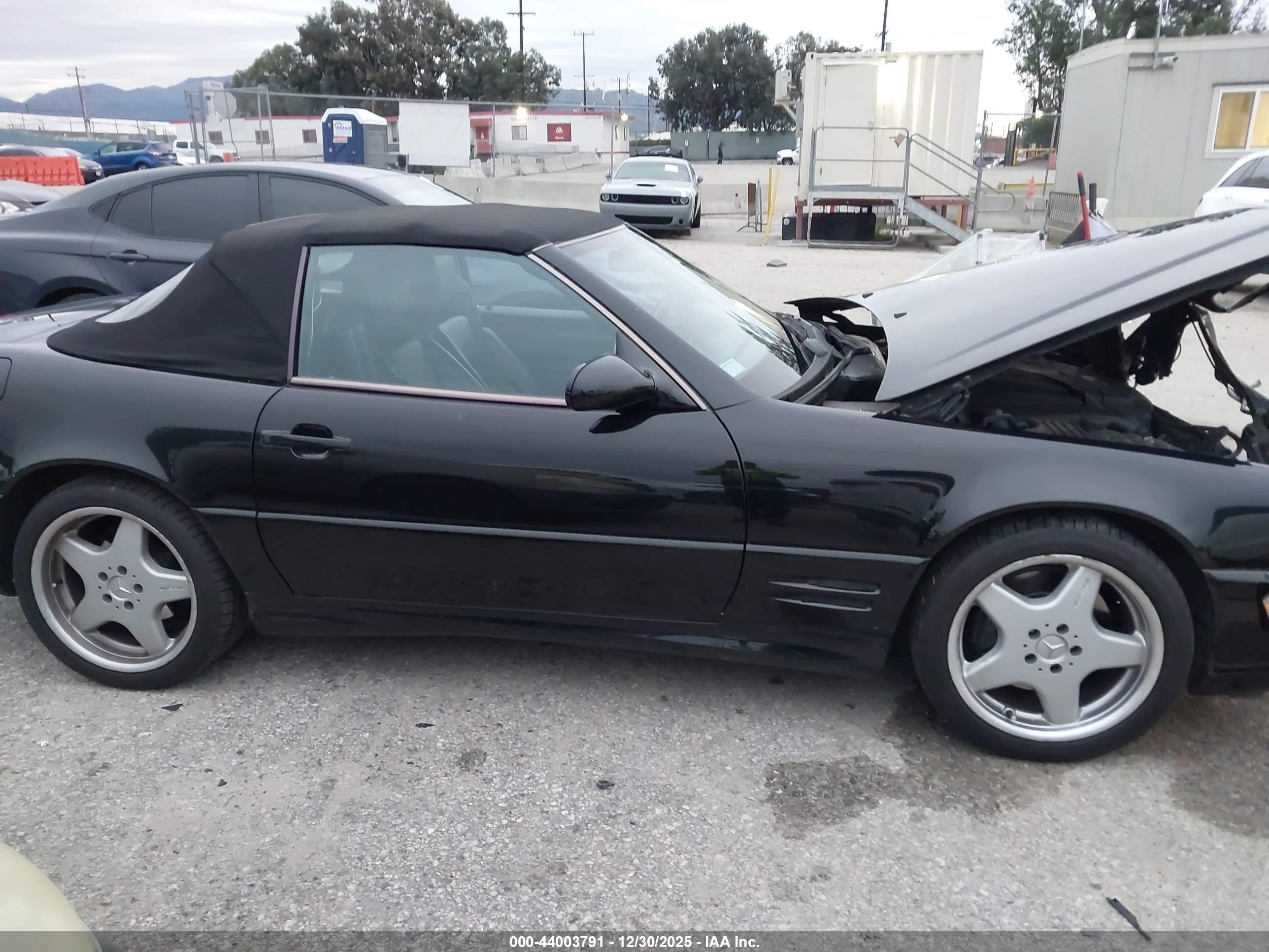 2001 Mercedes-benz Sl 500   Black vin: WDBFA68F71F195868