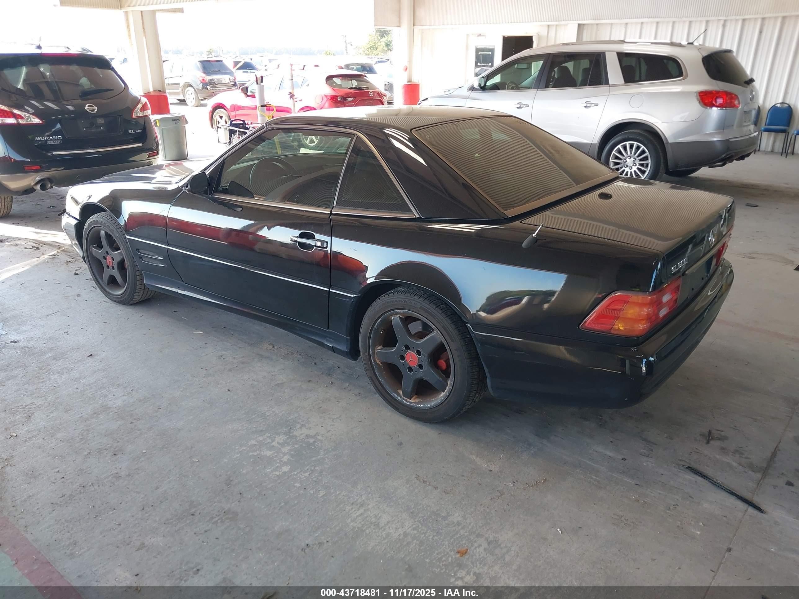 2001 Mercedes-benz Sl 500   Black vin: WDBFA68F71F196664