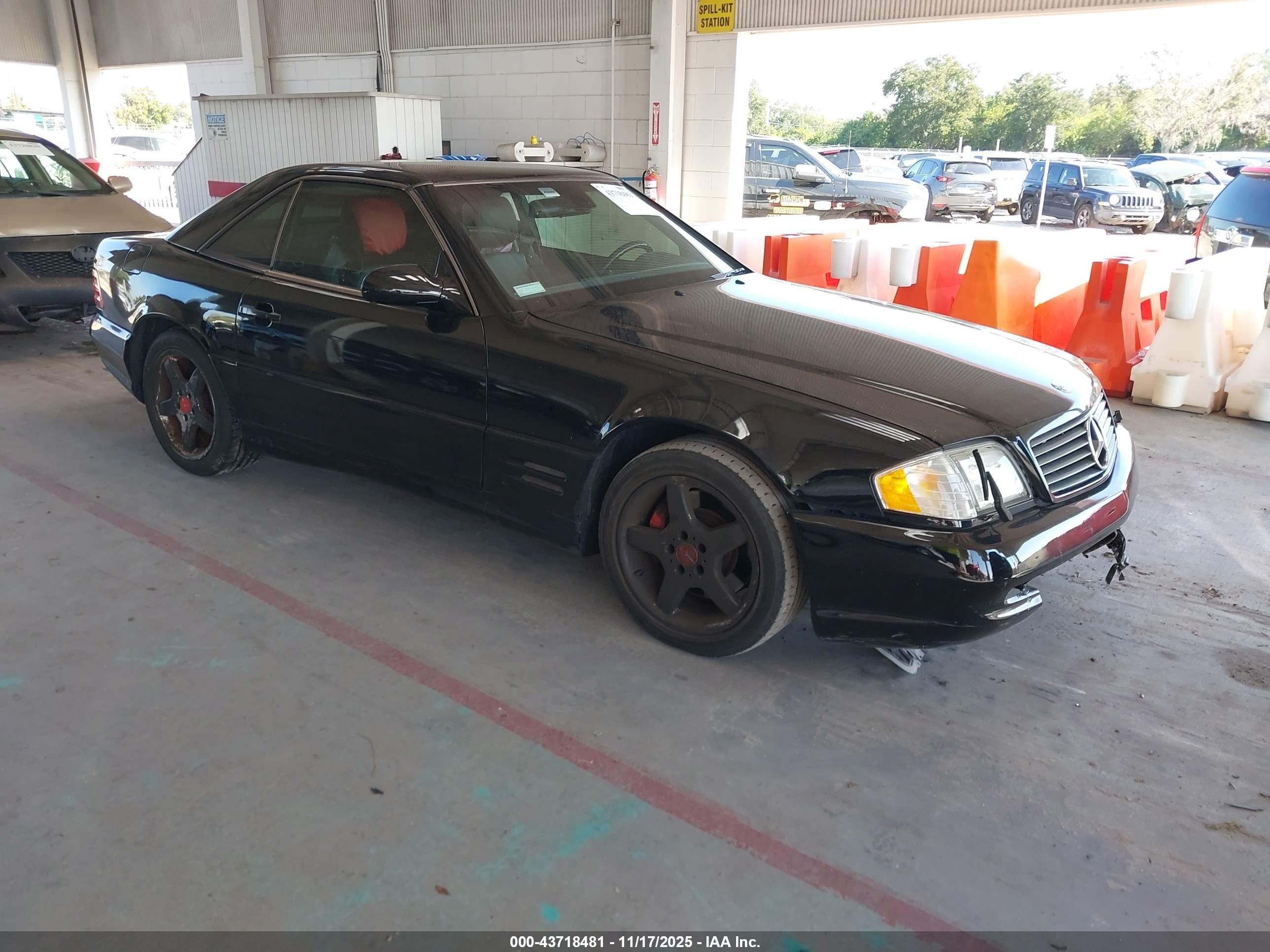 2001 Mercedes-benz Sl 500   Black vin: WDBFA68F71F196664