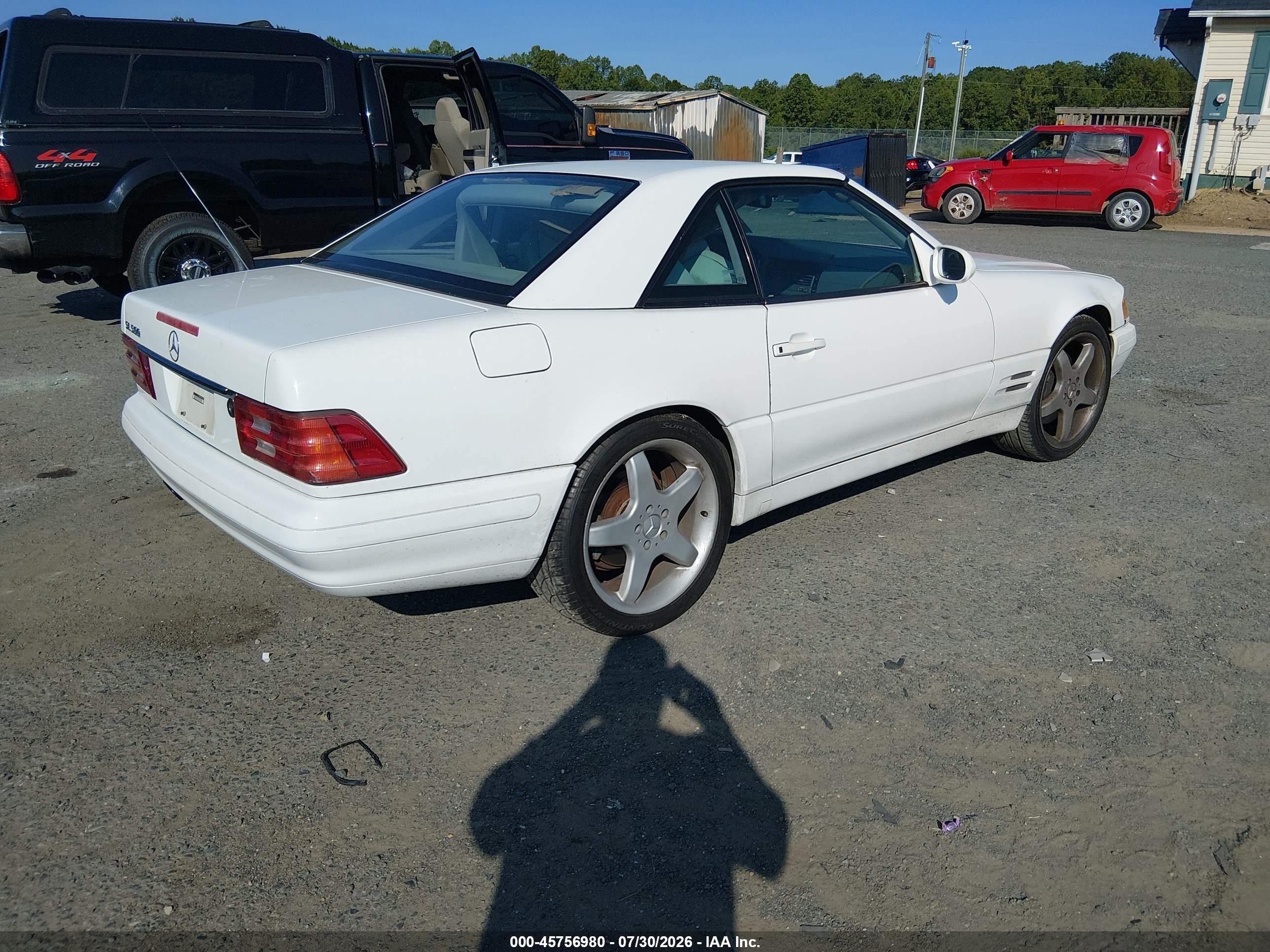 1999 Mercedes-benz Sl 500 White vin: WDBFA68F7XF187830