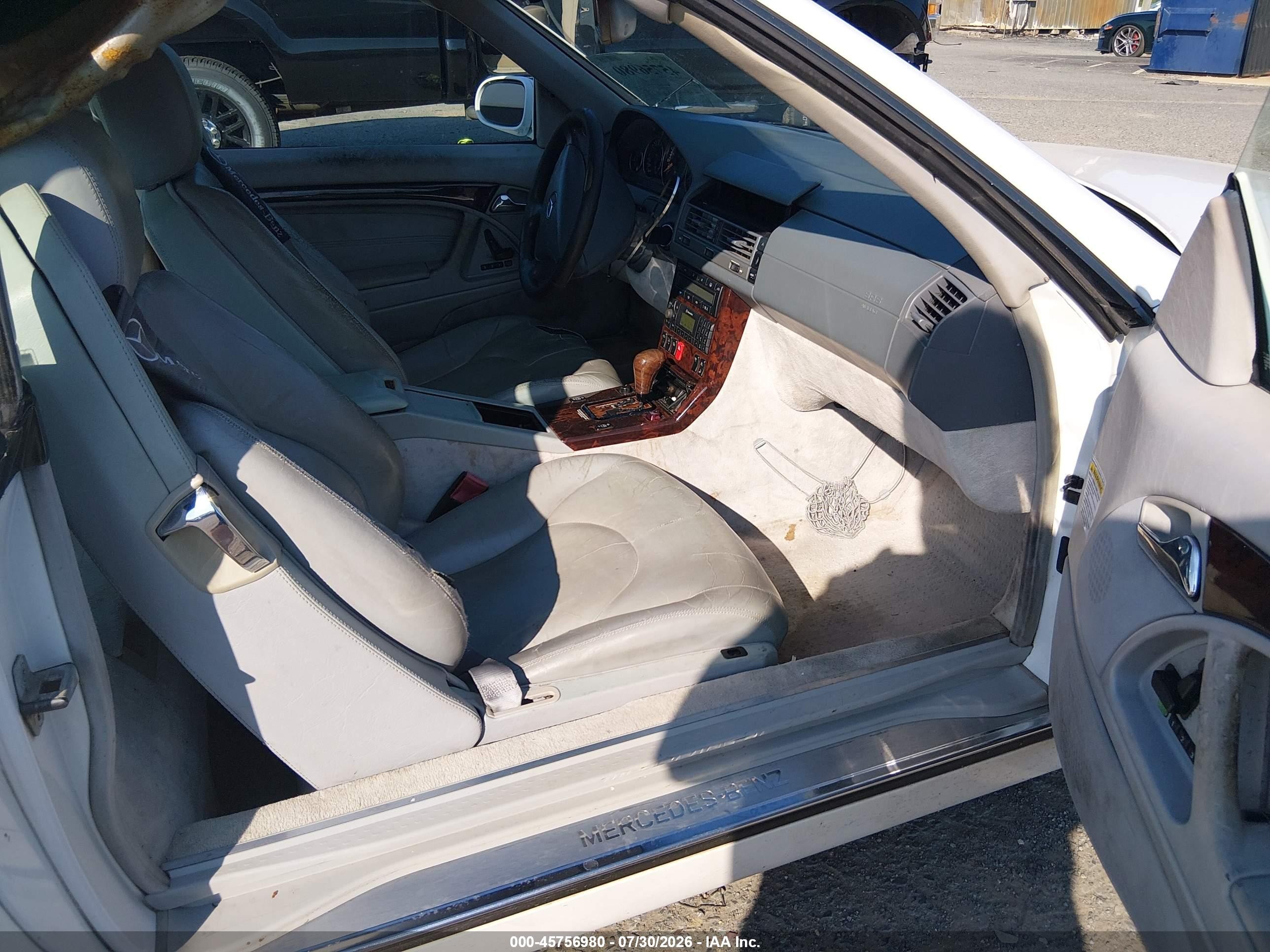 1999 Mercedes-benz Sl 500 White vin: WDBFA68F7XF187830