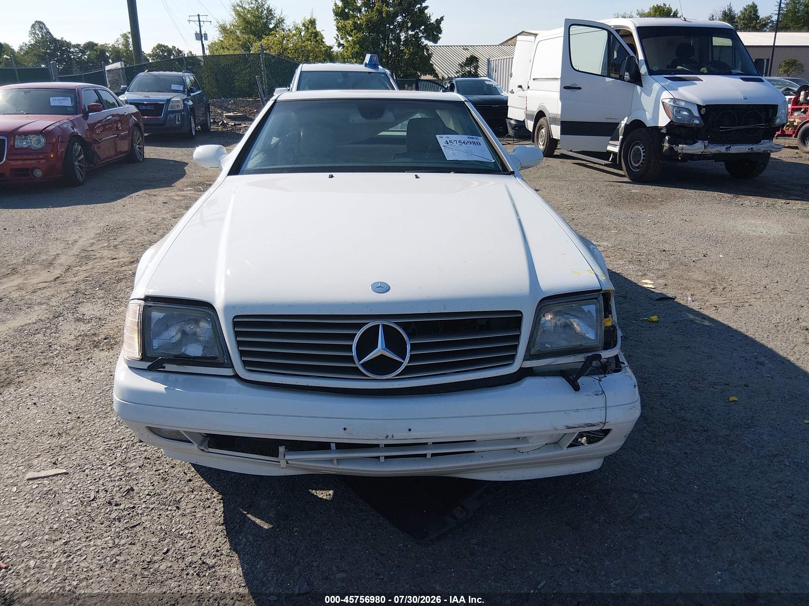 1999 Mercedes-benz Sl 500 White vin: WDBFA68F7XF187830